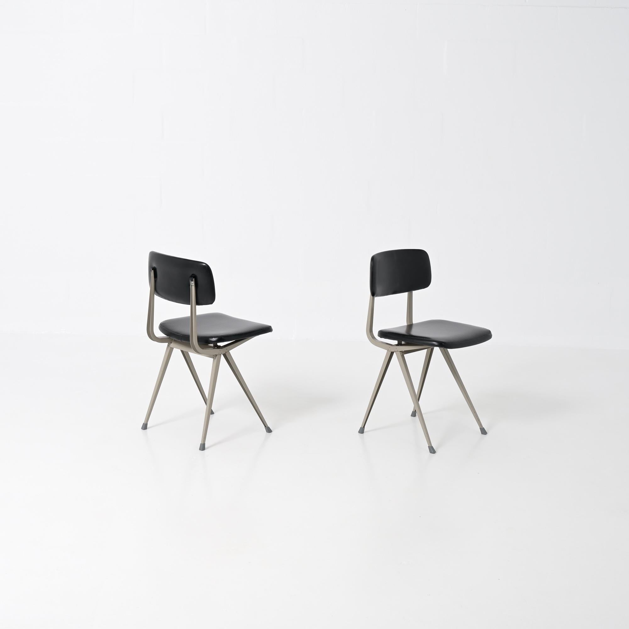 Result Chair by Friso Kramer and Wim Rietveld for Ahrend de Cirkel, 1958 In Good Condition For Sale In Vlimmeren, BE