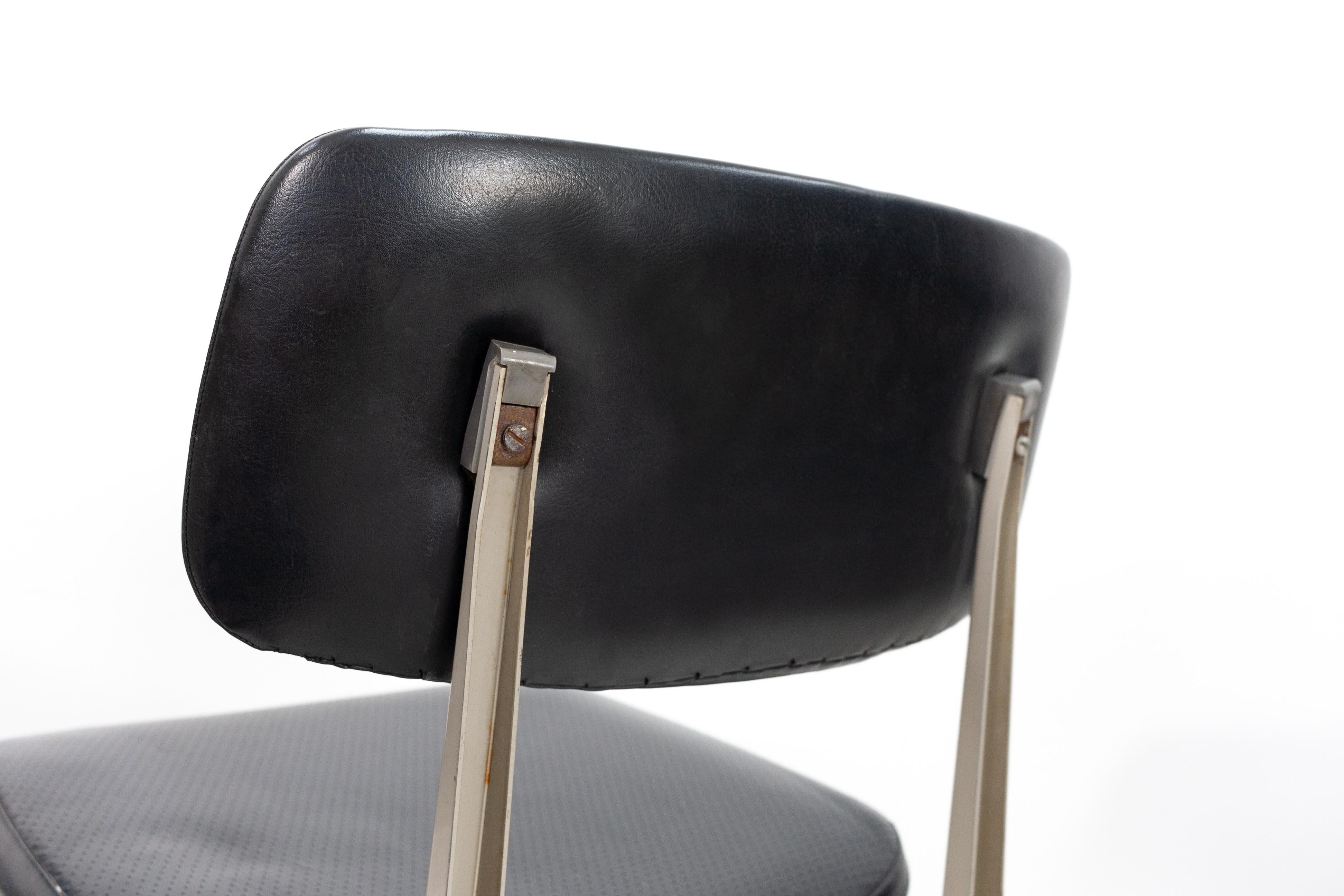 Result Chairs Friso Kramer for Ahrend de Cirkel In Good Condition In Den Haag, NL