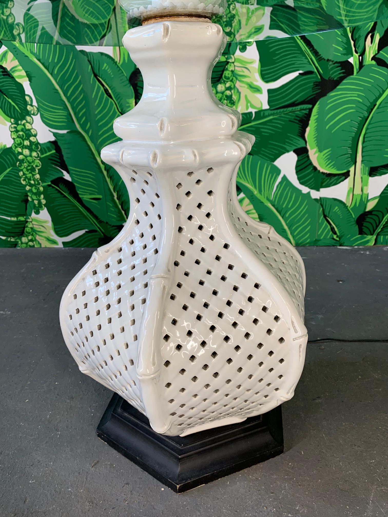 Reticulated Ceramic Floor Lamp Table by Nardini In Good Condition In Jacksonville, FL