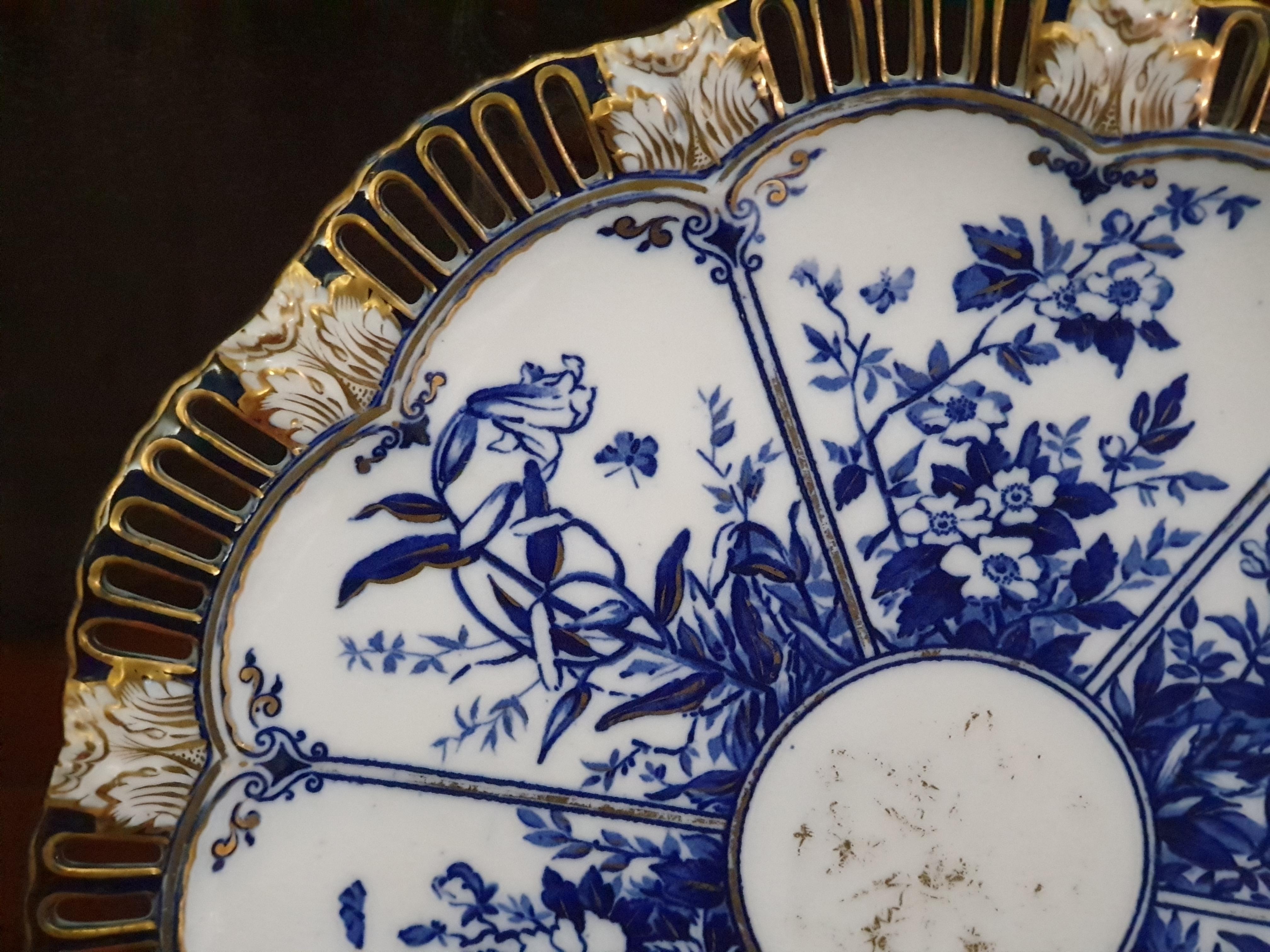 Reticulated Floral Panelled Lotus English Coalport Set Of 4 Cabinet Plates For Sale 3