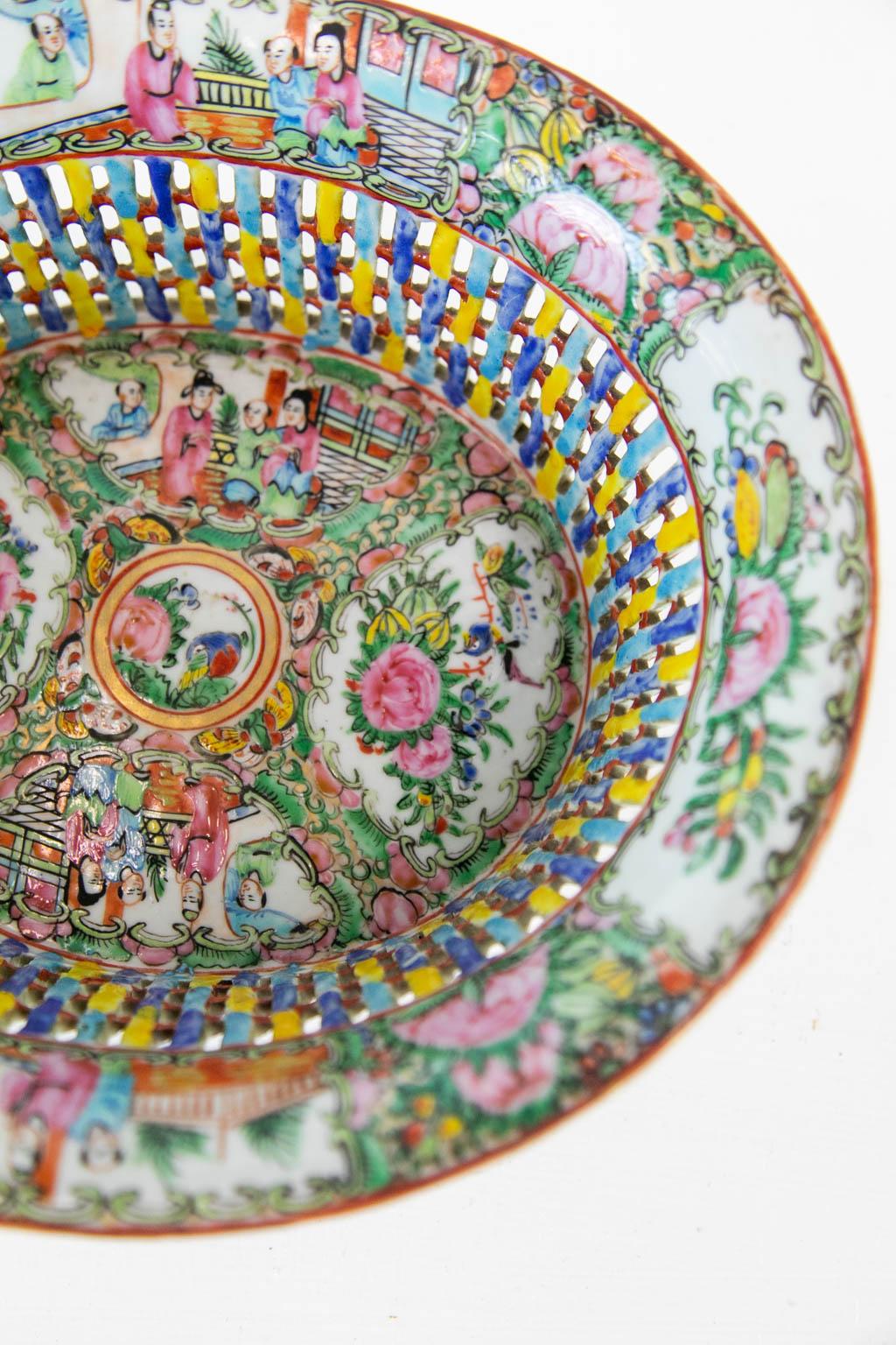 Reticulated Rose Medallion Bowl 4