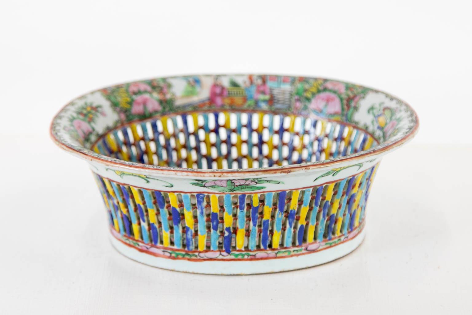 Reticulated Rose Medallion Bowl 3