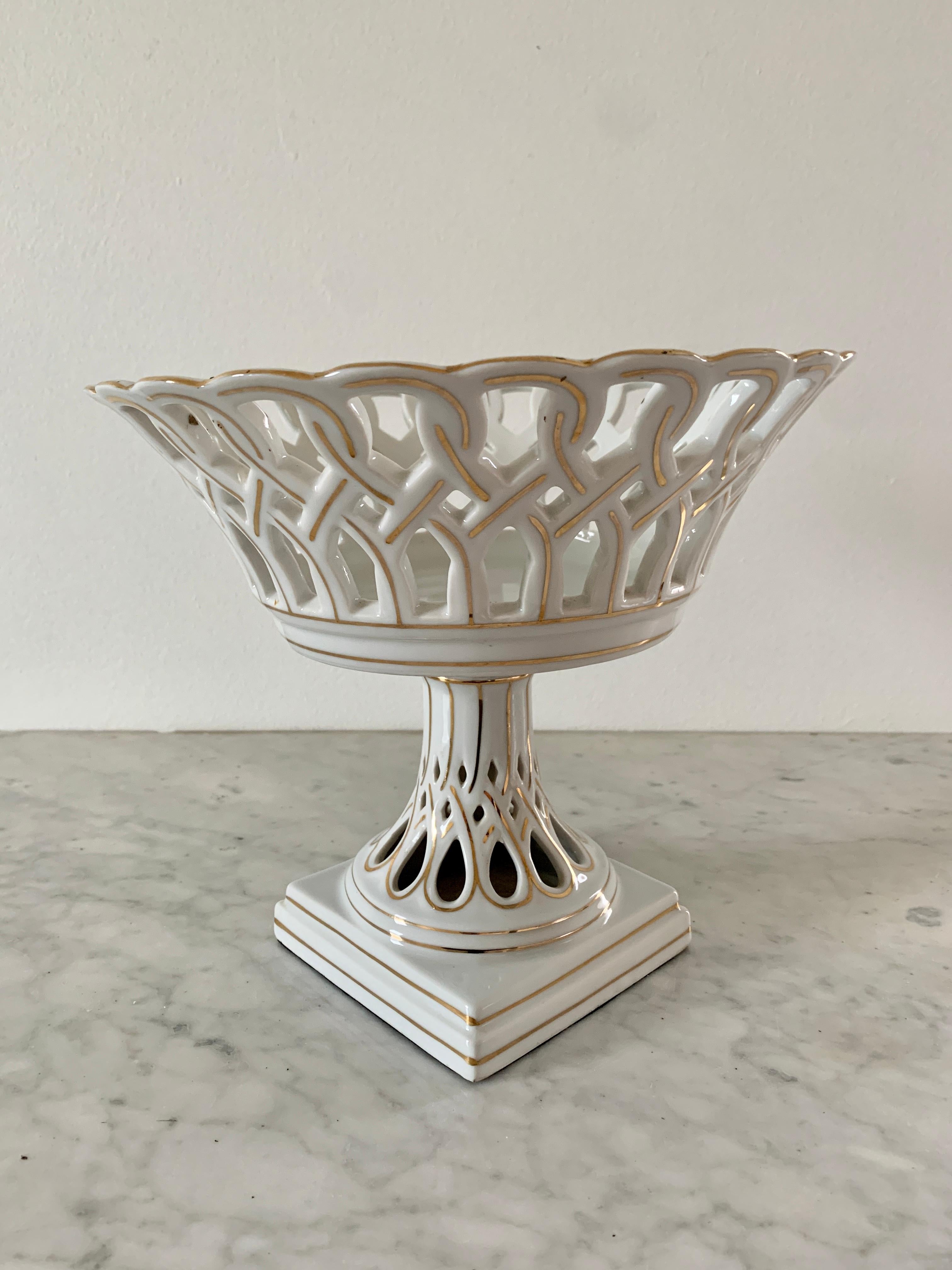 Reticulated White Porcelain and Gold Gilt Basket Compote In Good Condition For Sale In Elkhart, IN