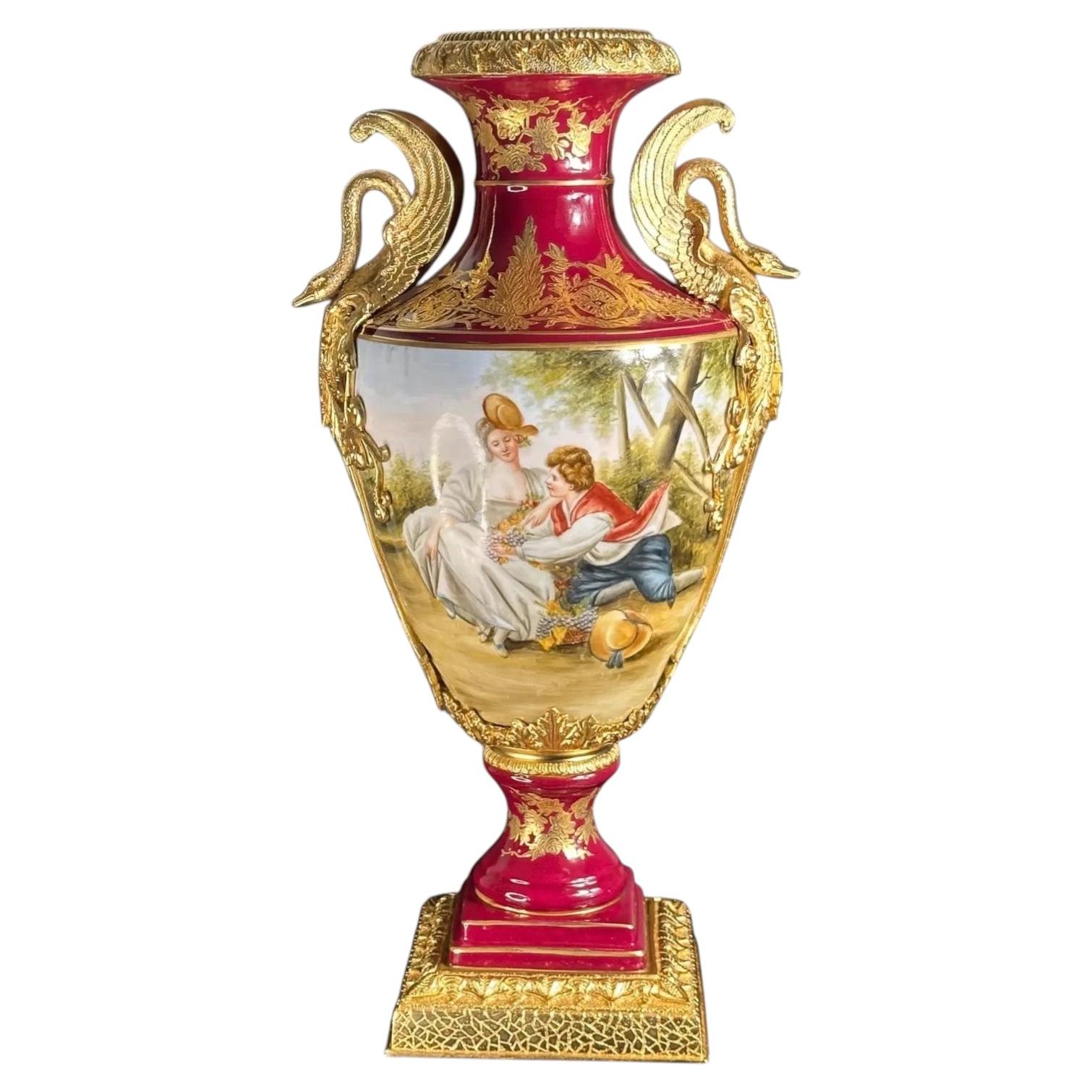 Jarrón de porcelana Retier con asas de cisne y monturas de bronce dorado - Francia, 21in en venta