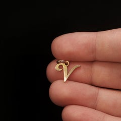 Retired James Avery 14K Yellow Gold Letter V Initial Charm Pendant 585 13mm