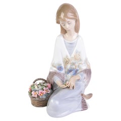 Retired Lladro Fine Porcelain Sculpture Figure Group "Girl with Flowers" 7607