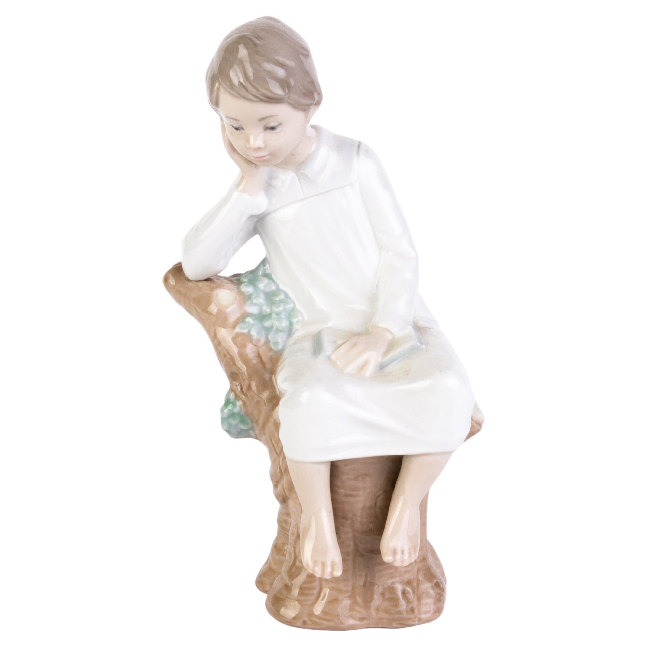 Retired Lladro Fine Porcelain Sculpture Figure Group "Thinker Little Boy" 4876 For Sale