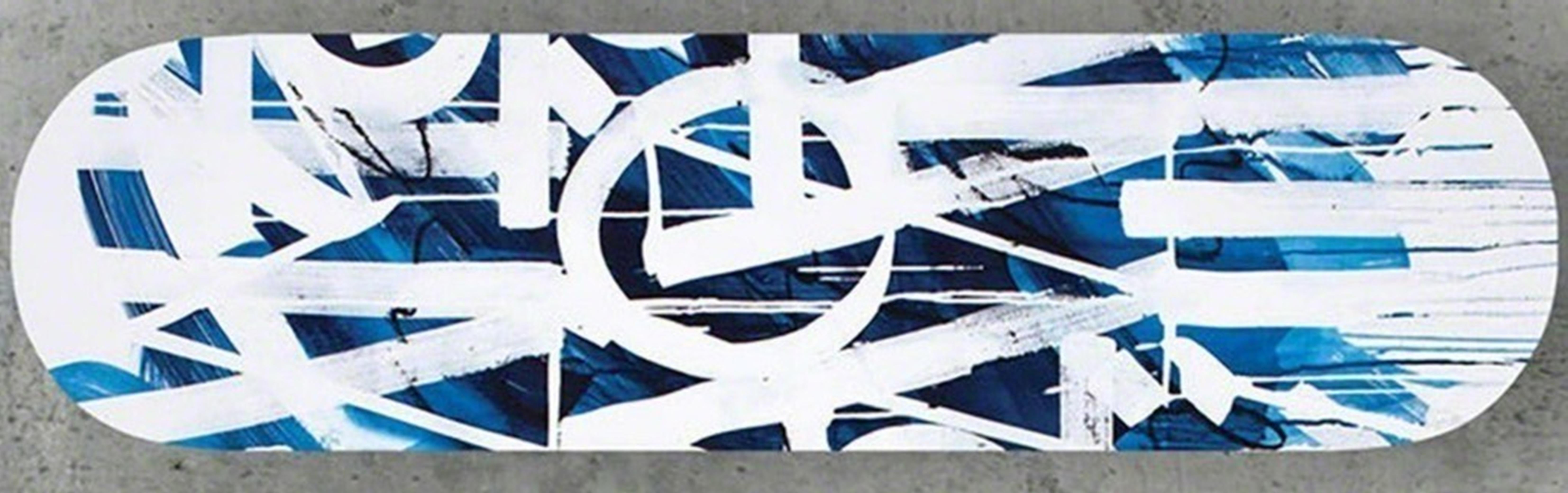 RETNA
Skate deck (bleu avec dos vert) avec COA embossé, signé à la main par RETNA, 2018
Sérigraphie en édition limitée sur skatedeck Maplewood avec dos bleu. Accompagné d'un certificat d'authenticité signé à la main sur papier à en-tête gaufré.
32 ×
