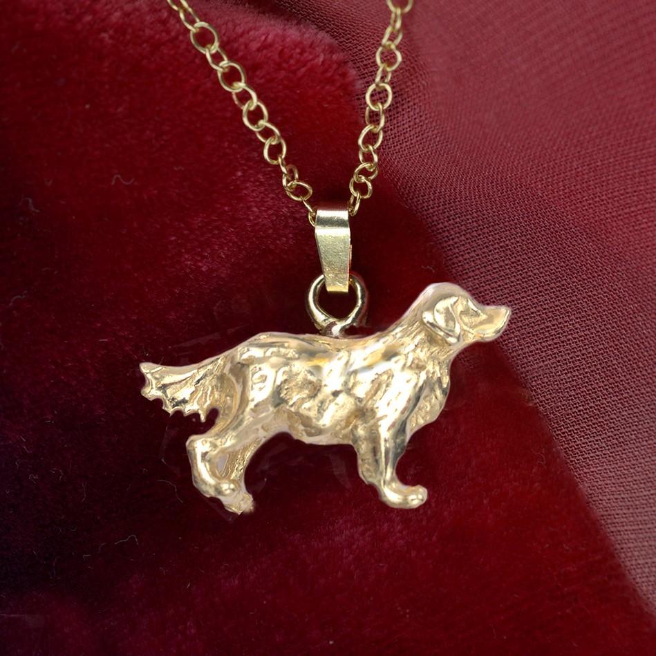 Retriever Pendant in Solid 9K Gold In New Condition For Sale In London, GB