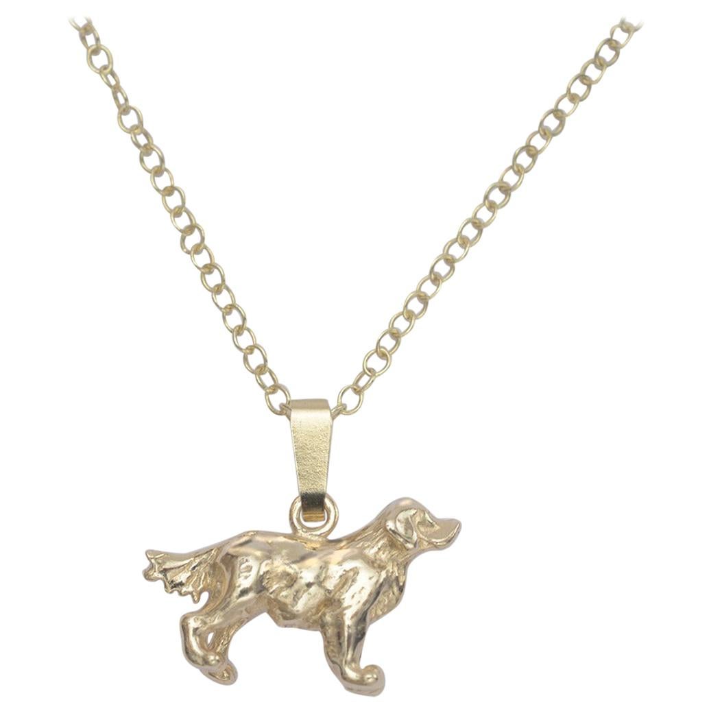 Retriever Pendant in Solid 9K Gold For Sale