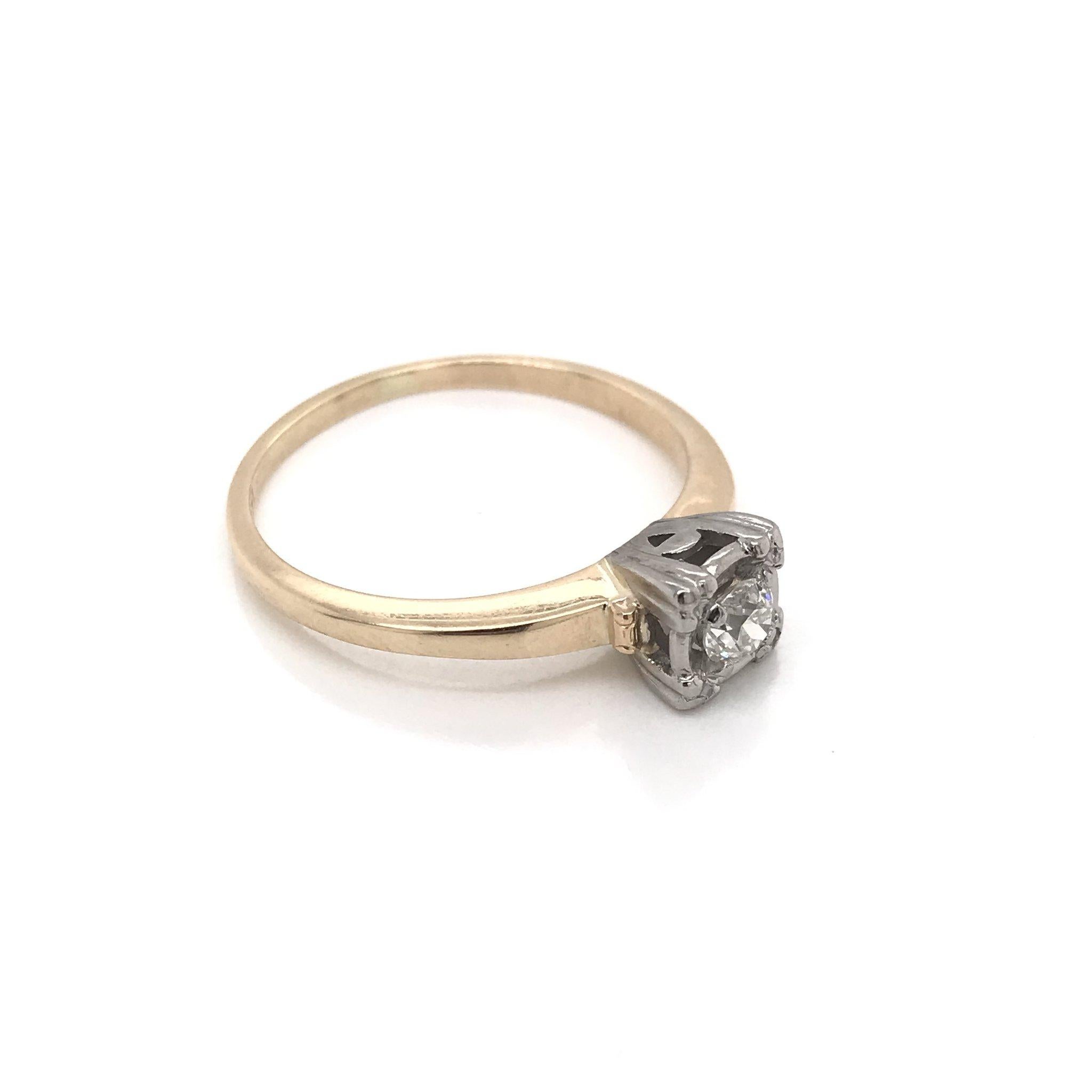 Retro 0.16 Carat Diamond Solitaire Ring In Good Condition In Montgomery, AL