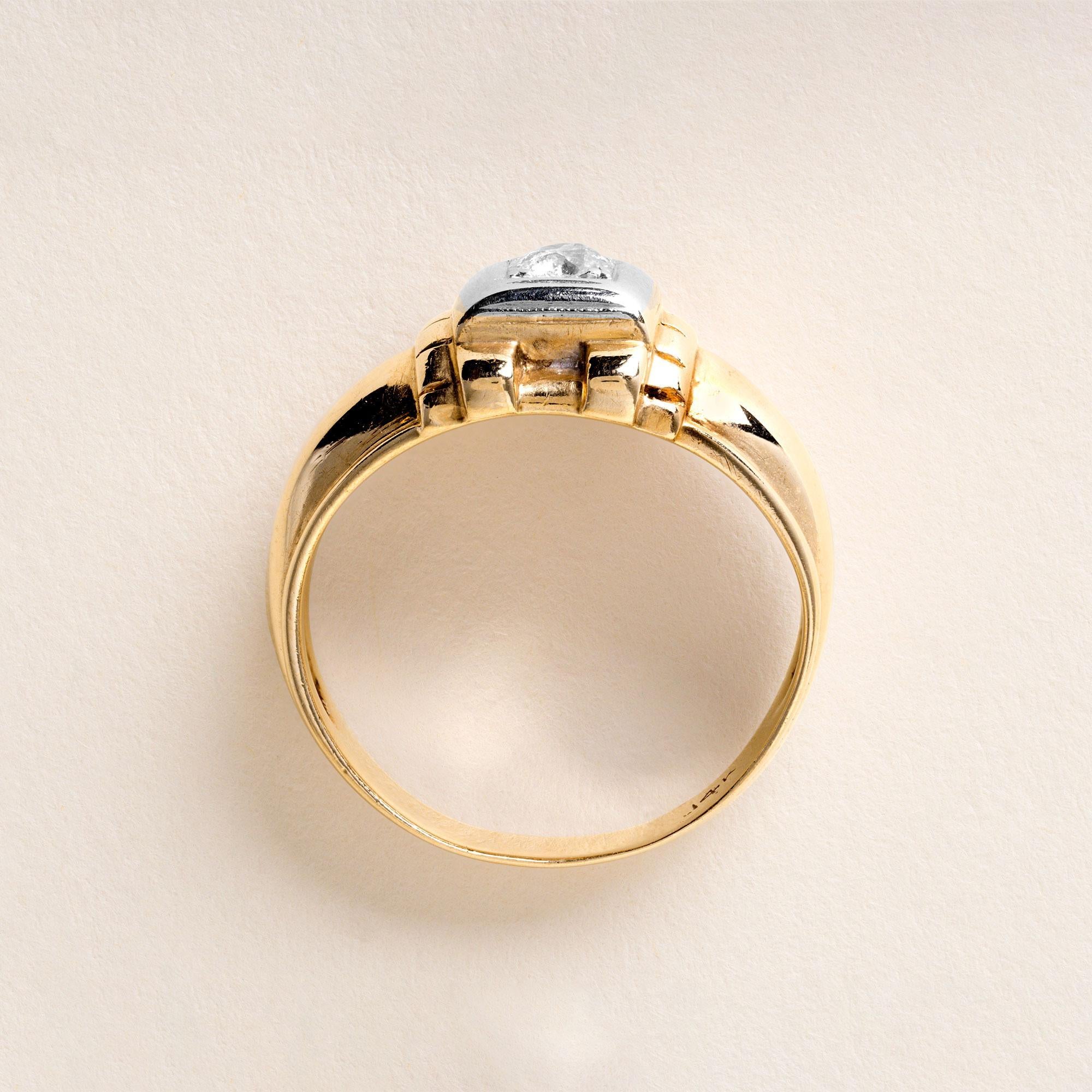 Retro 0.25 Carat Old Mine Cut Diamond Solitaire Ring Band 14k Two Tone Gold In Good Condition For Sale In Los Angeles, CA