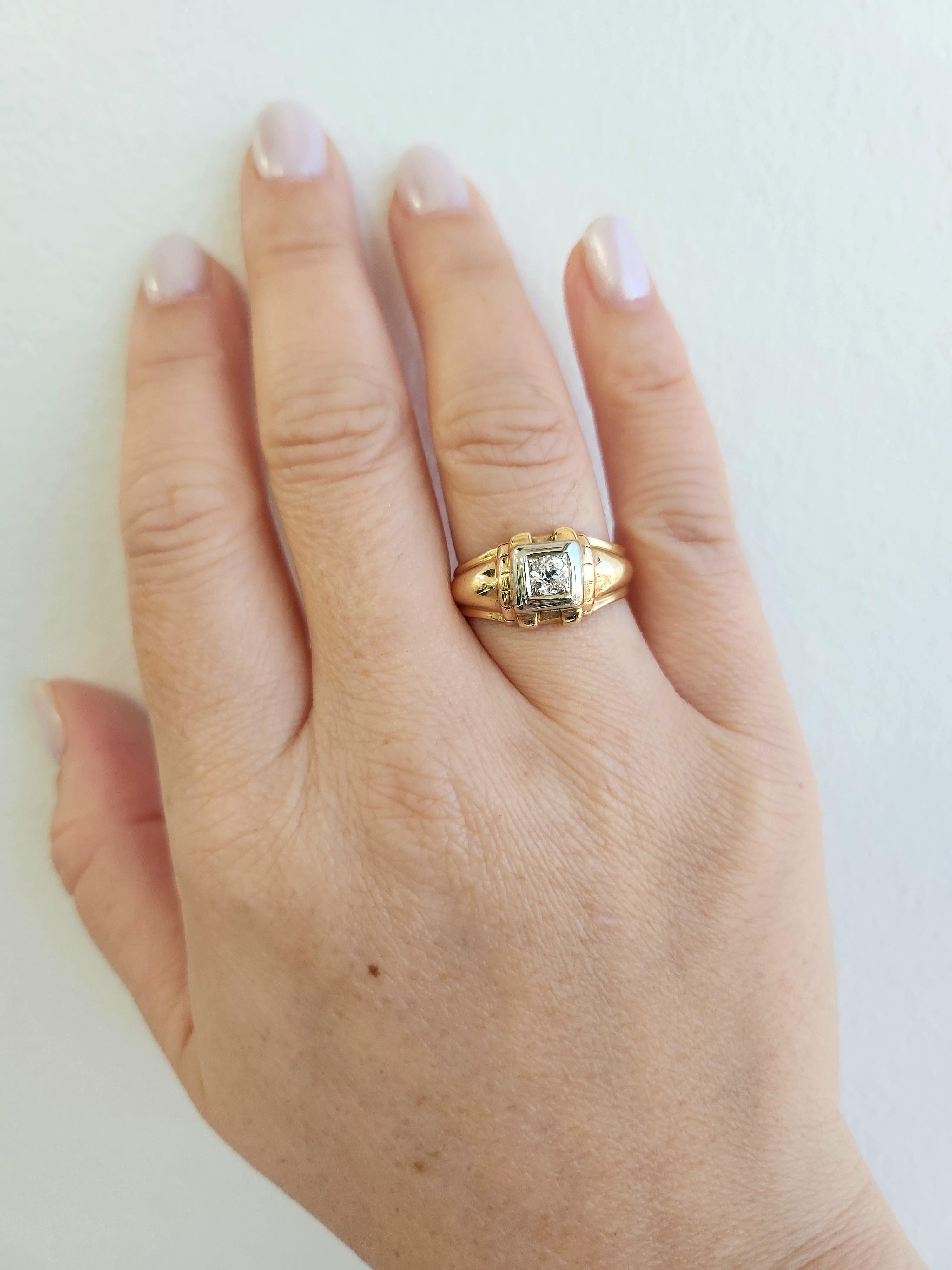 Retro 0.25 Carat Old Mine Cut Diamond Solitaire Ring Band 14k Two Tone Gold For Sale 1