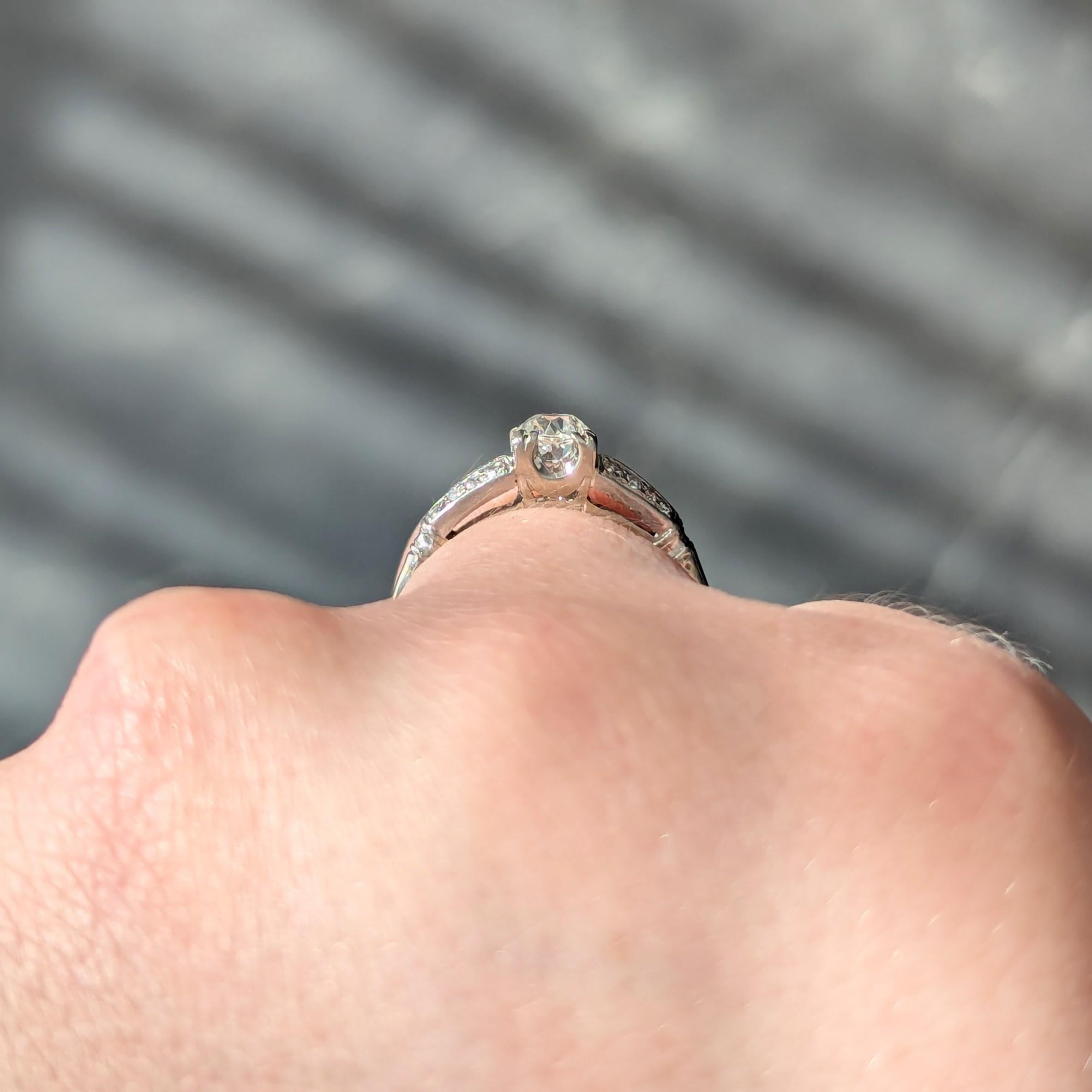 Anello di fidanzamento vintage in platino con diamante retrò da 0.55 CTW in vendita 2