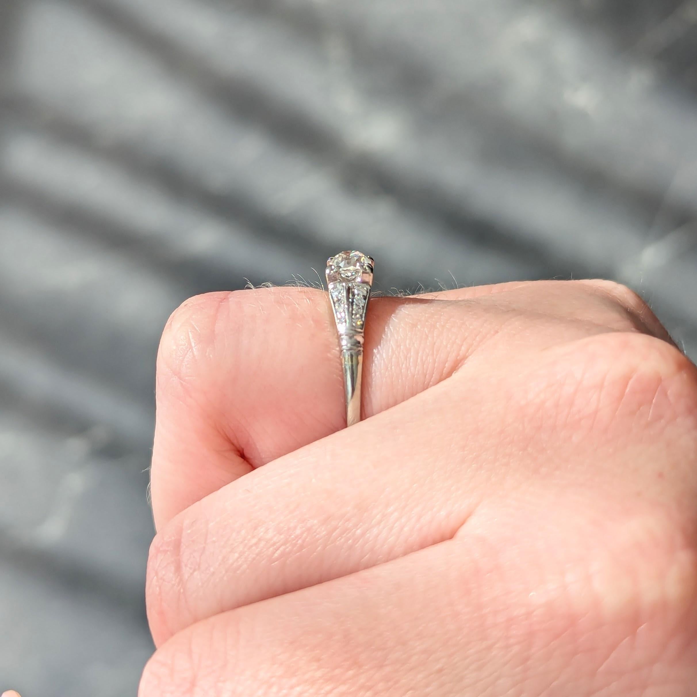 Anello di fidanzamento vintage in platino con diamante retrò da 0.55 CTW in vendita 3