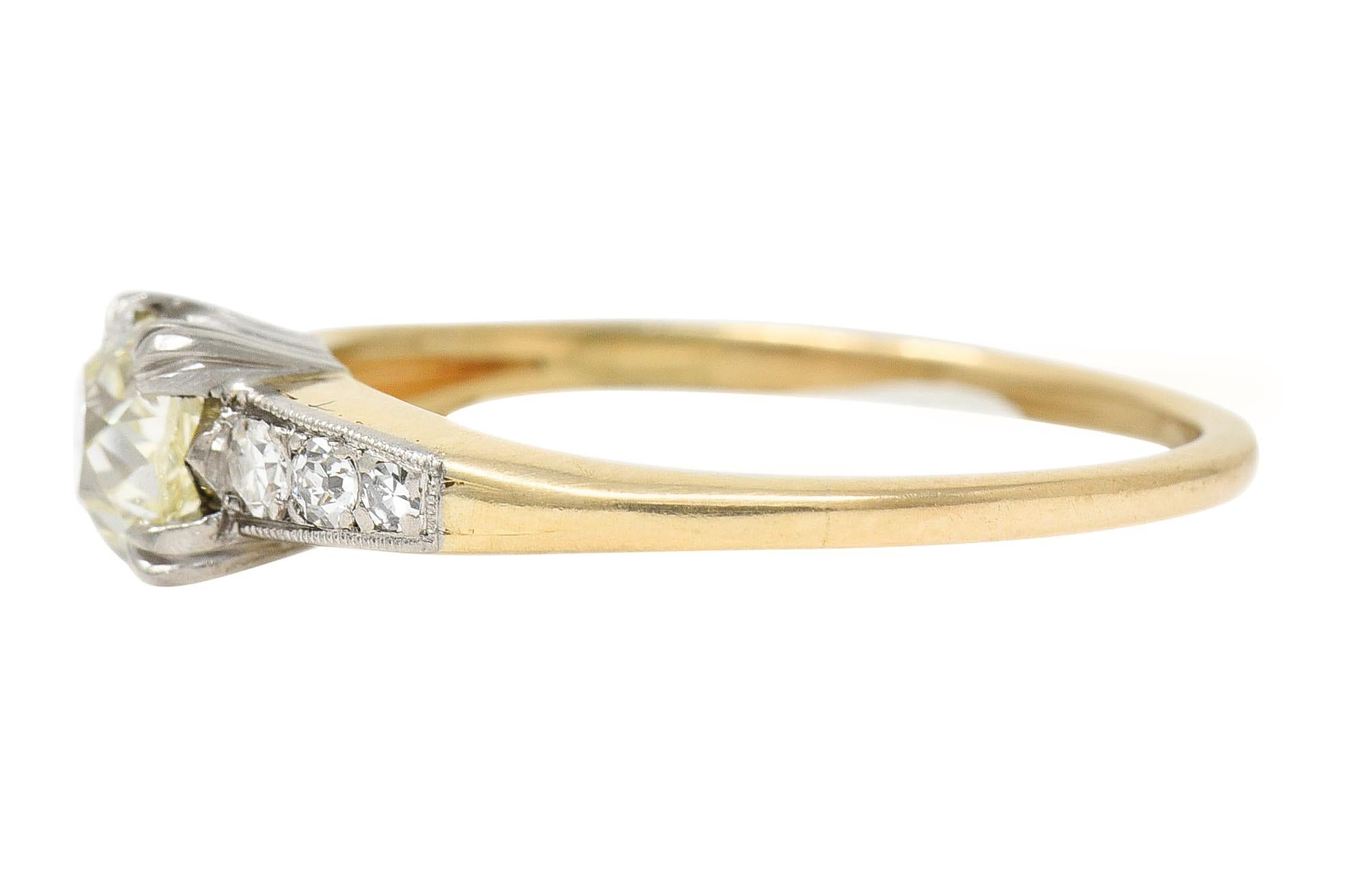 Retro 0.70 CTW Diamond Platinum 14 Karat Gold Vintage Engagement Ring Excellent état - En vente à Philadelphia, PA