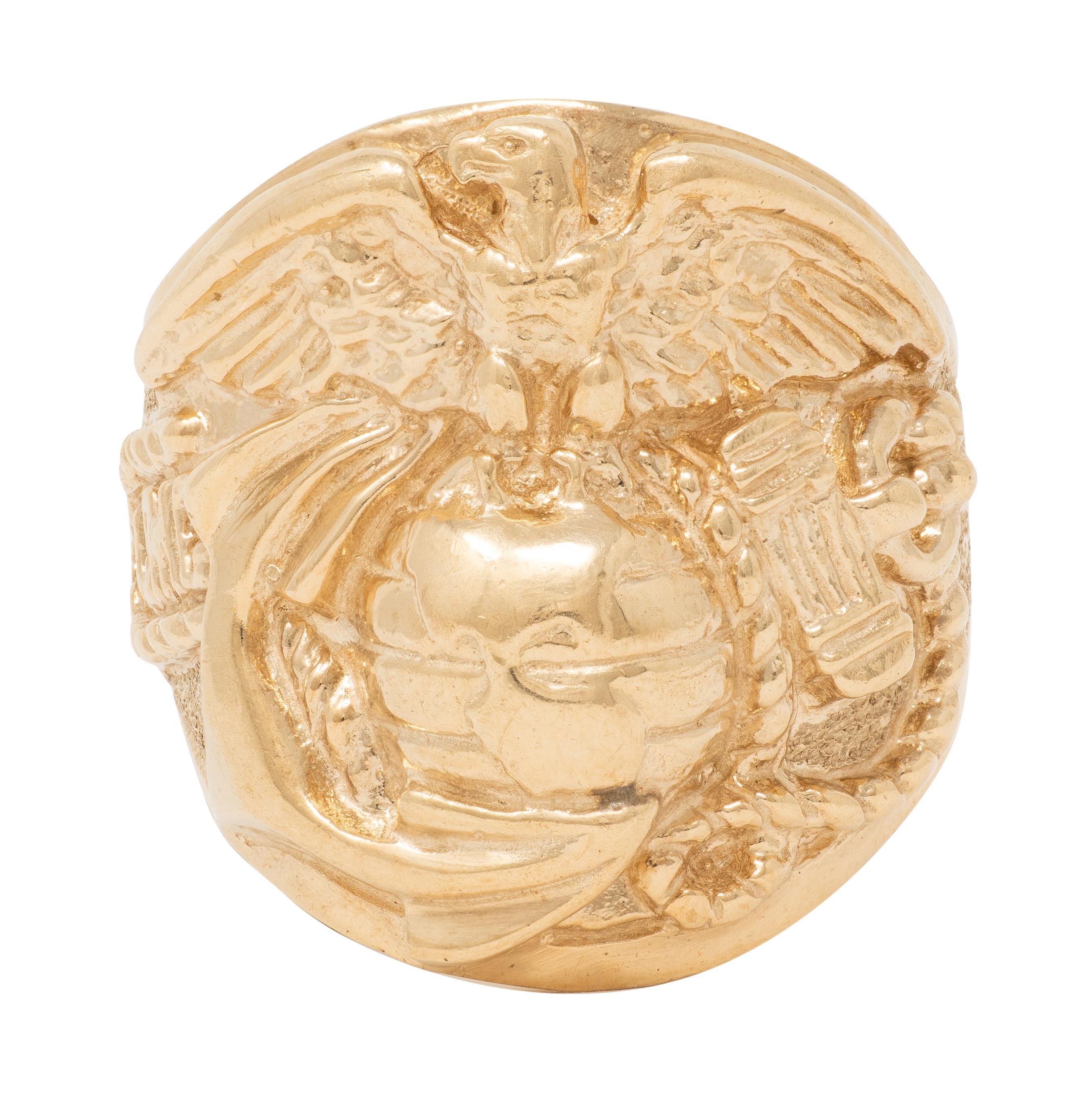 Anello con sigillo del Corpo dei Marines d
epoca della Seconda Guerra Mondiale, retrò, in oro giallo 10 carati in vendita