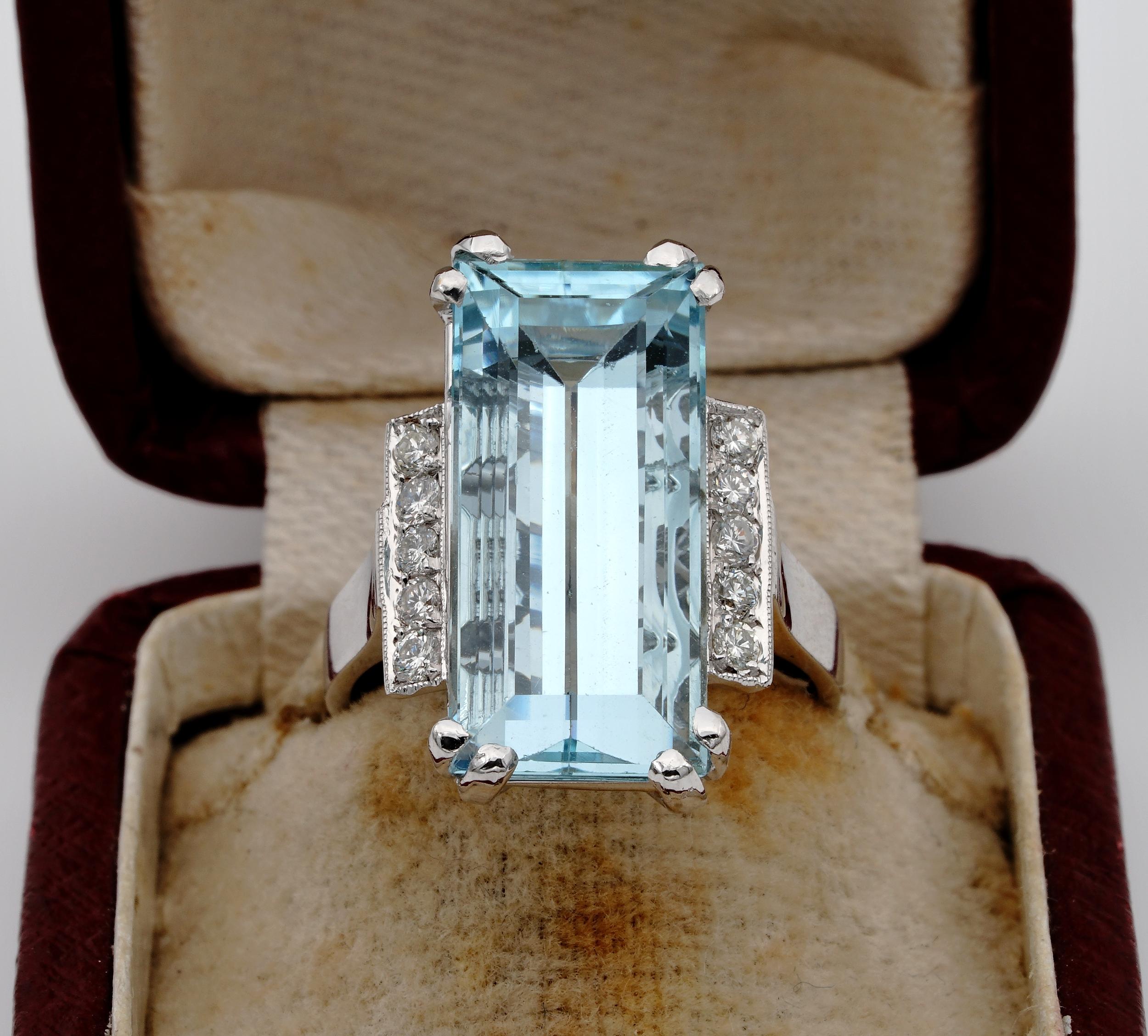 Beautiful Retro Aquamarine and Diamond ring hand crafted as unique of solid 18 Kt white gold
1945 ca
Beautully modelled with Diamond steps aside and lovely pierced basket work on the reverse
Set with a fabulous elongated emerald cut natural