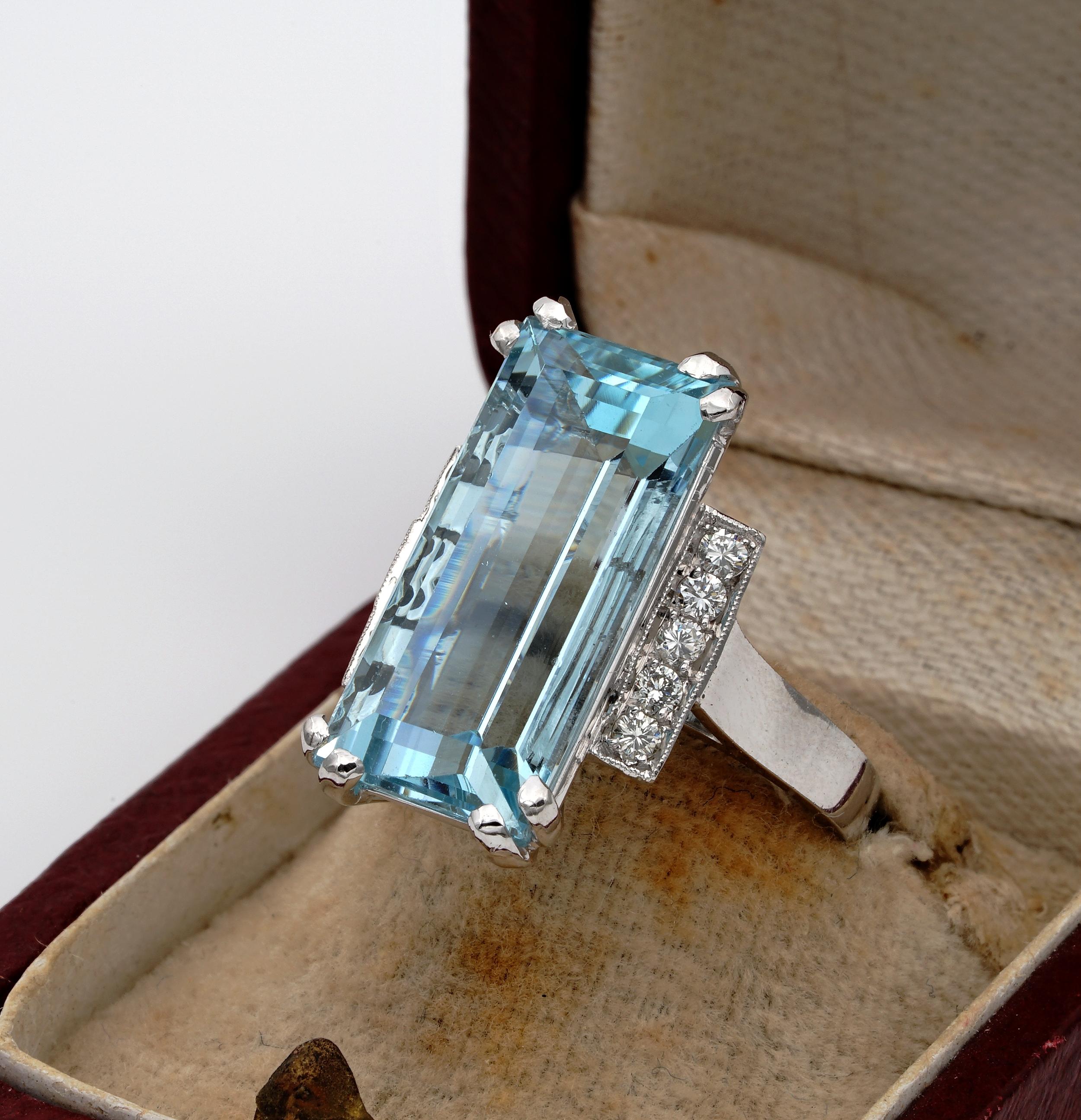 Retro 10.00 Ct Aquamarine Diamond 18 Kt Ring For Sale 1