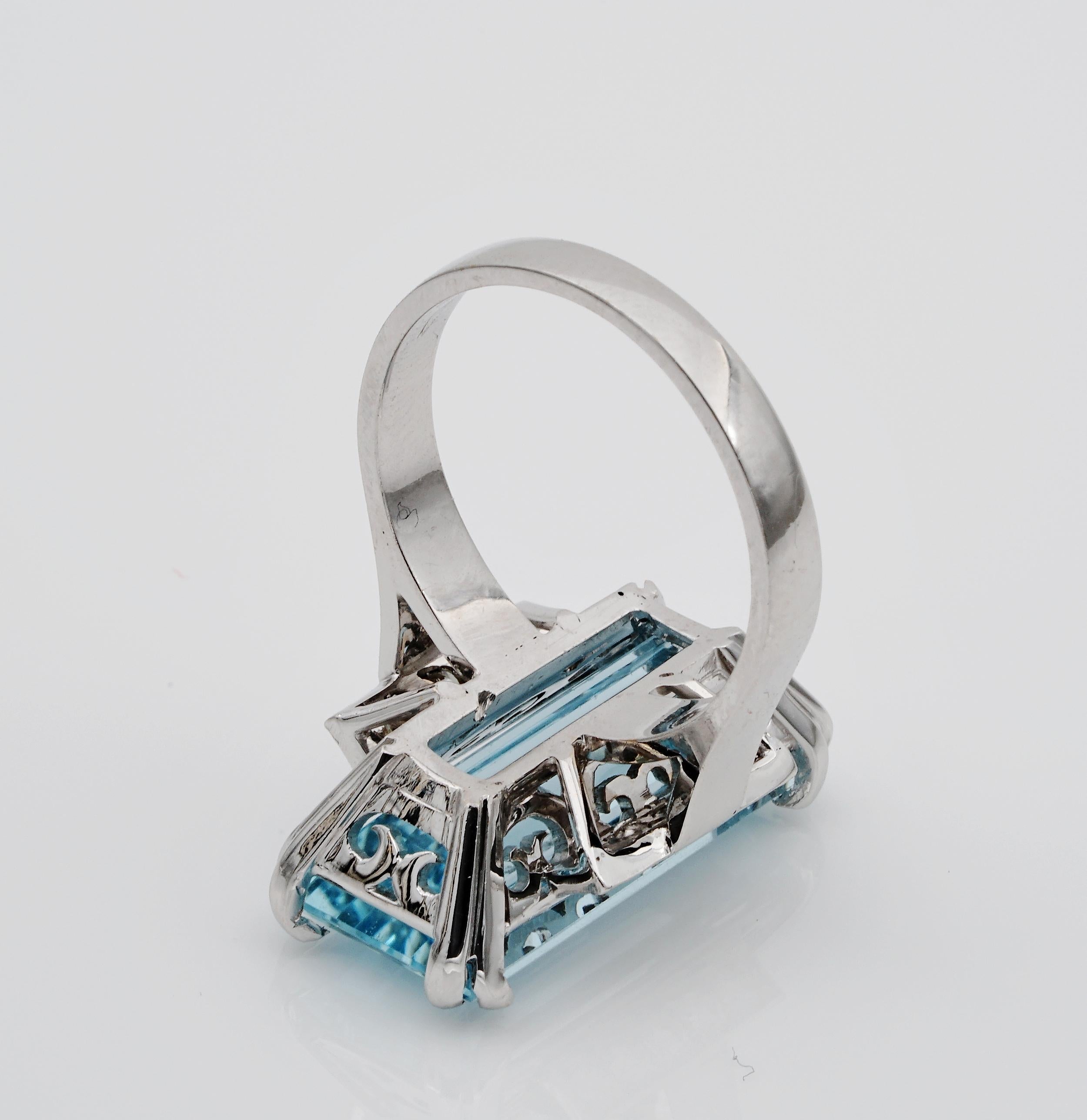 Retro 10.00 Ct Aquamarine Diamond 18 Kt Ring For Sale 2