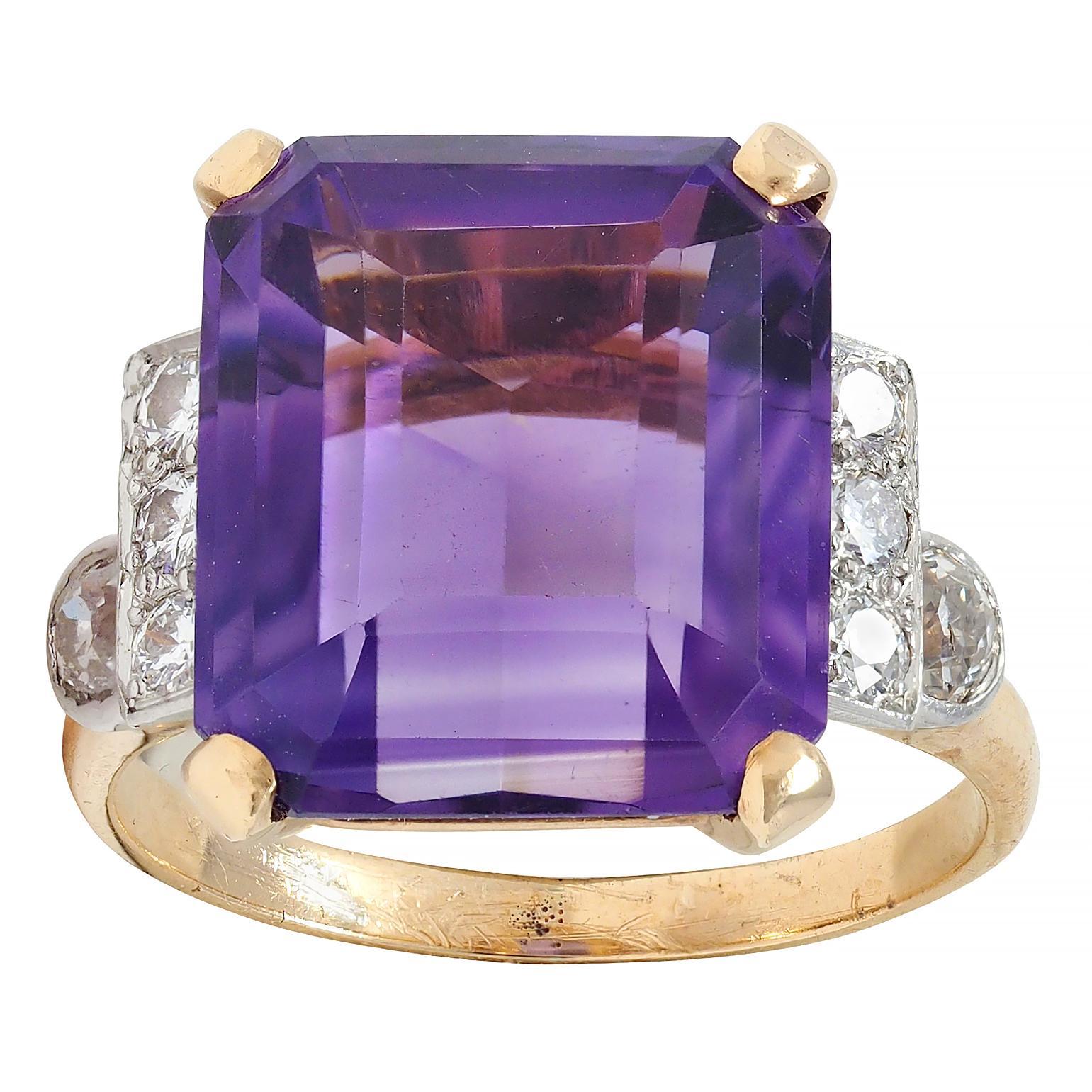 Retro 10.22 CTW Amethyst Diamond Platinum 14 Karat Gold Vintage Cocktail Ring For Sale 3