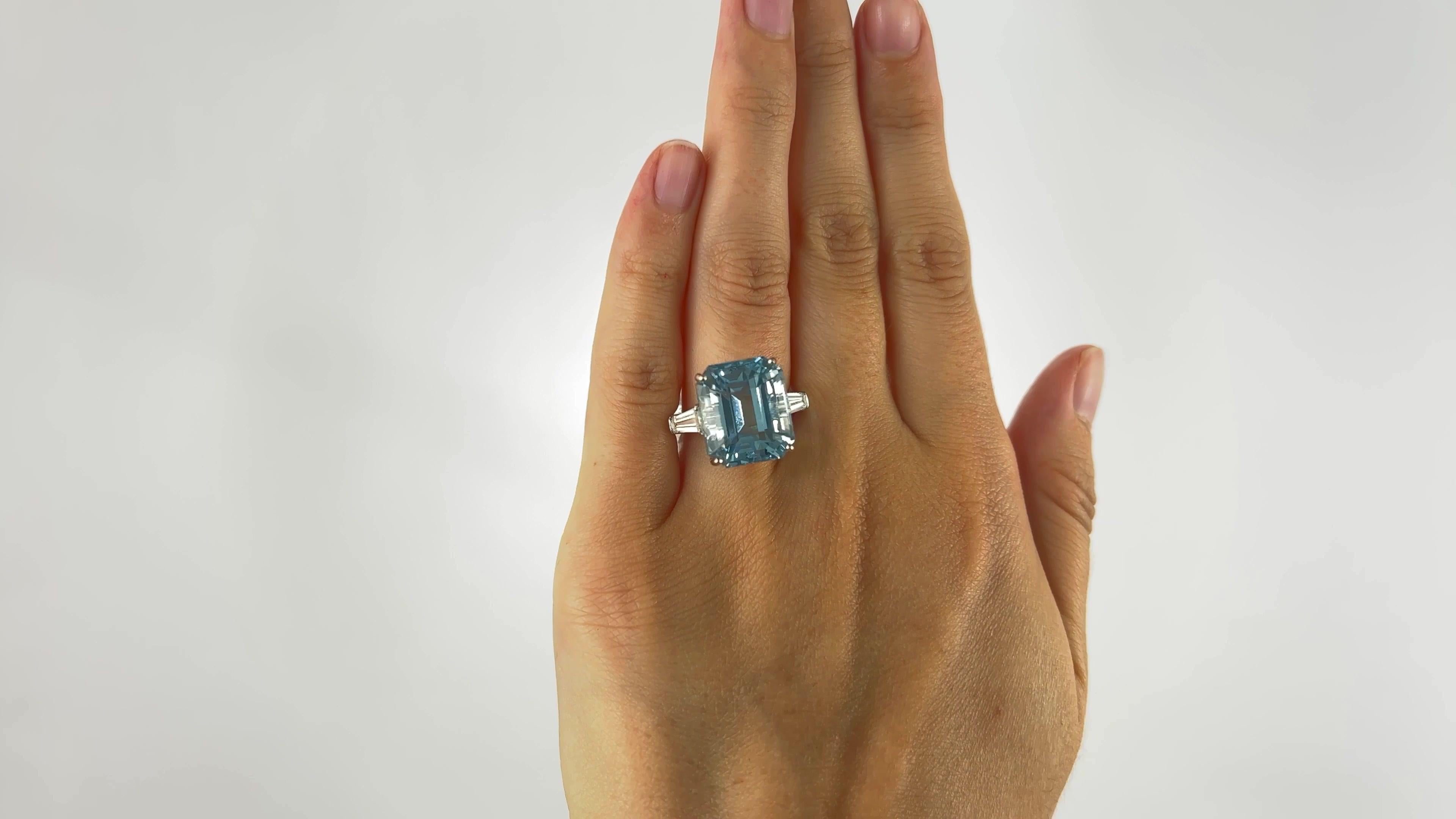 Tapered Baguette Retro 10.58 Carats Aquamarine Diamond Platinum Ring