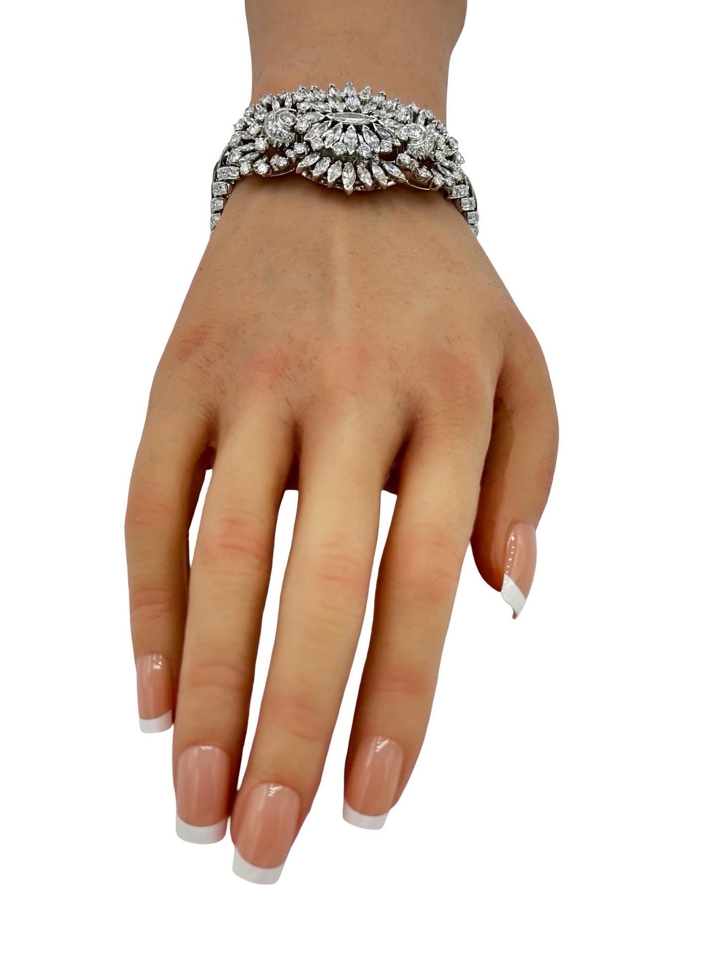 Retro 10.72 Carats Multi Shaped Diamond Platinum Bracelet en vente 4