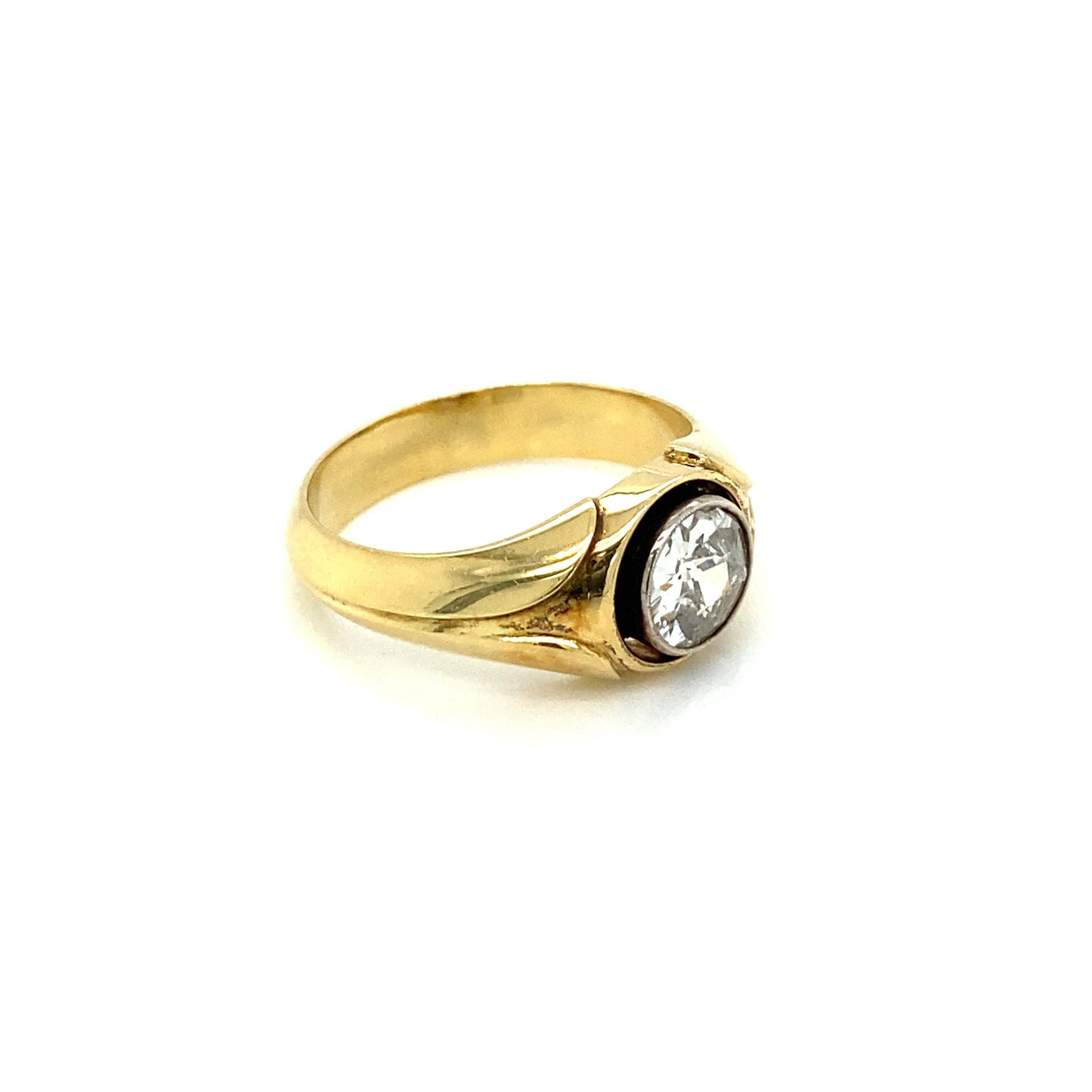 Retro 1.10 Carat Diamond Solitaire Unisex Gold Ring 2