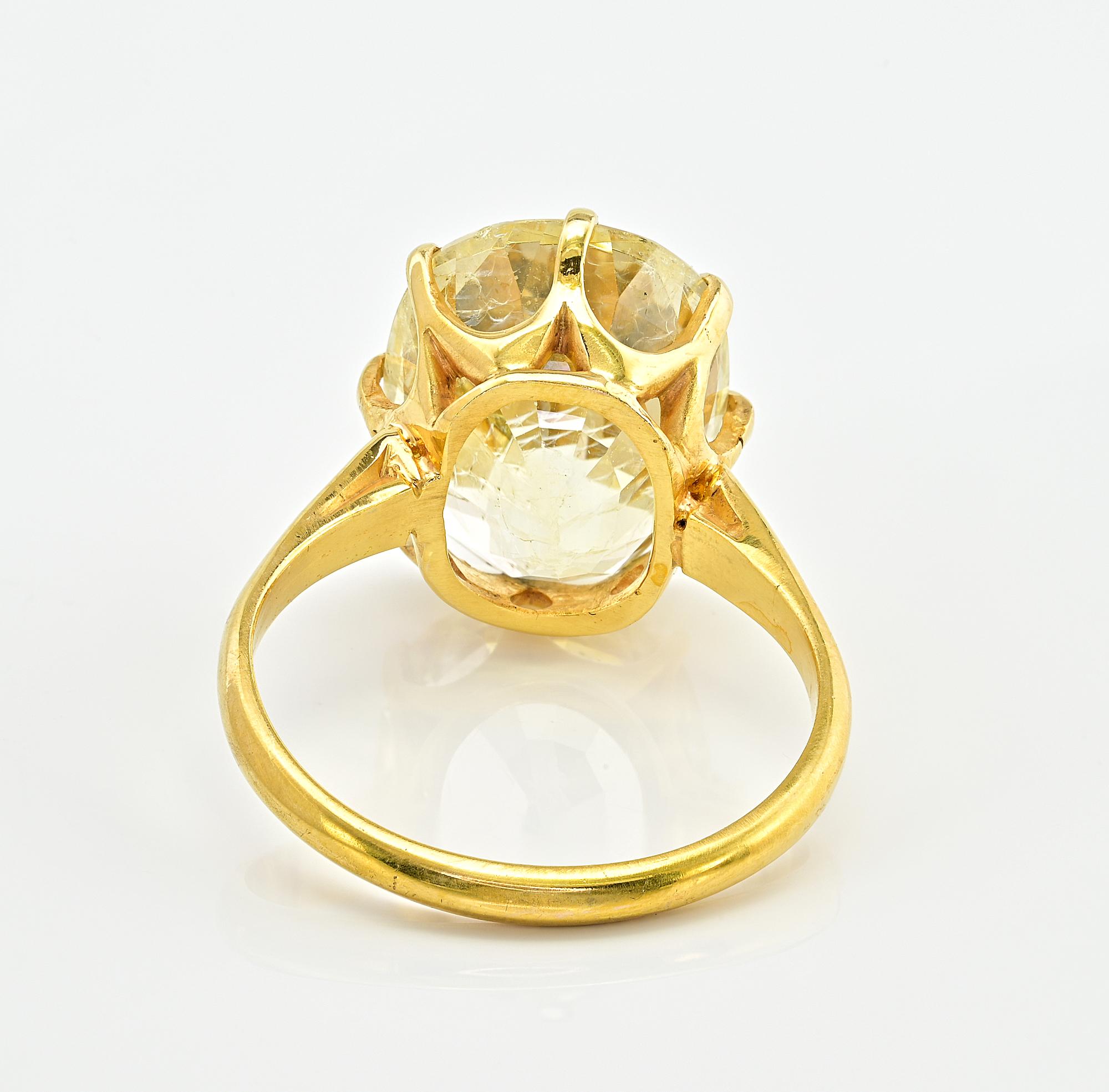 Retro 11.00 Ct Natural No Heat Yellow Sapphire Solitaire 18 Kt ring  For Sale 5