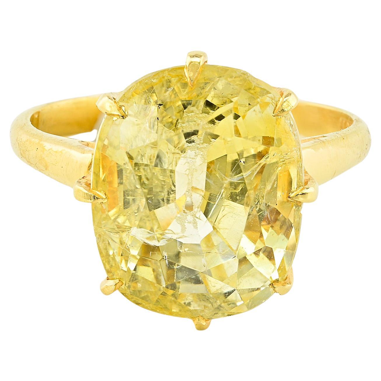 Retro 11.00 Ct Natural No Heat Yellow Sapphire Solitaire 18 Kt ring  For Sale