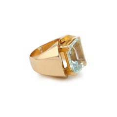 Retro 12 Carats Aquamarine Emerald Cut 18 Carat Yellow Gold Tank Ring