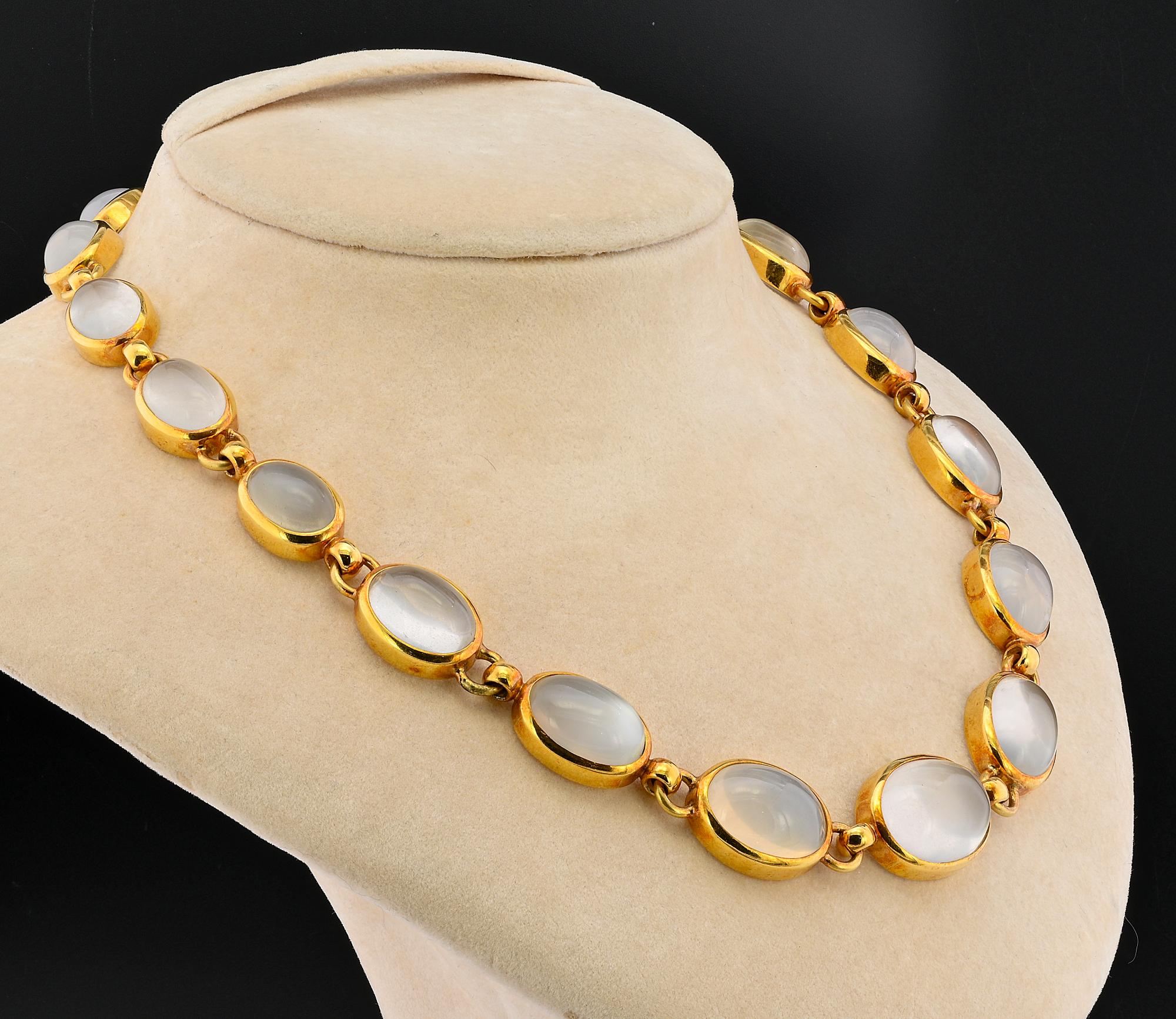 Rétro Collier rétro 132,00 ct pierre de lune naturelle 18 KT en vente