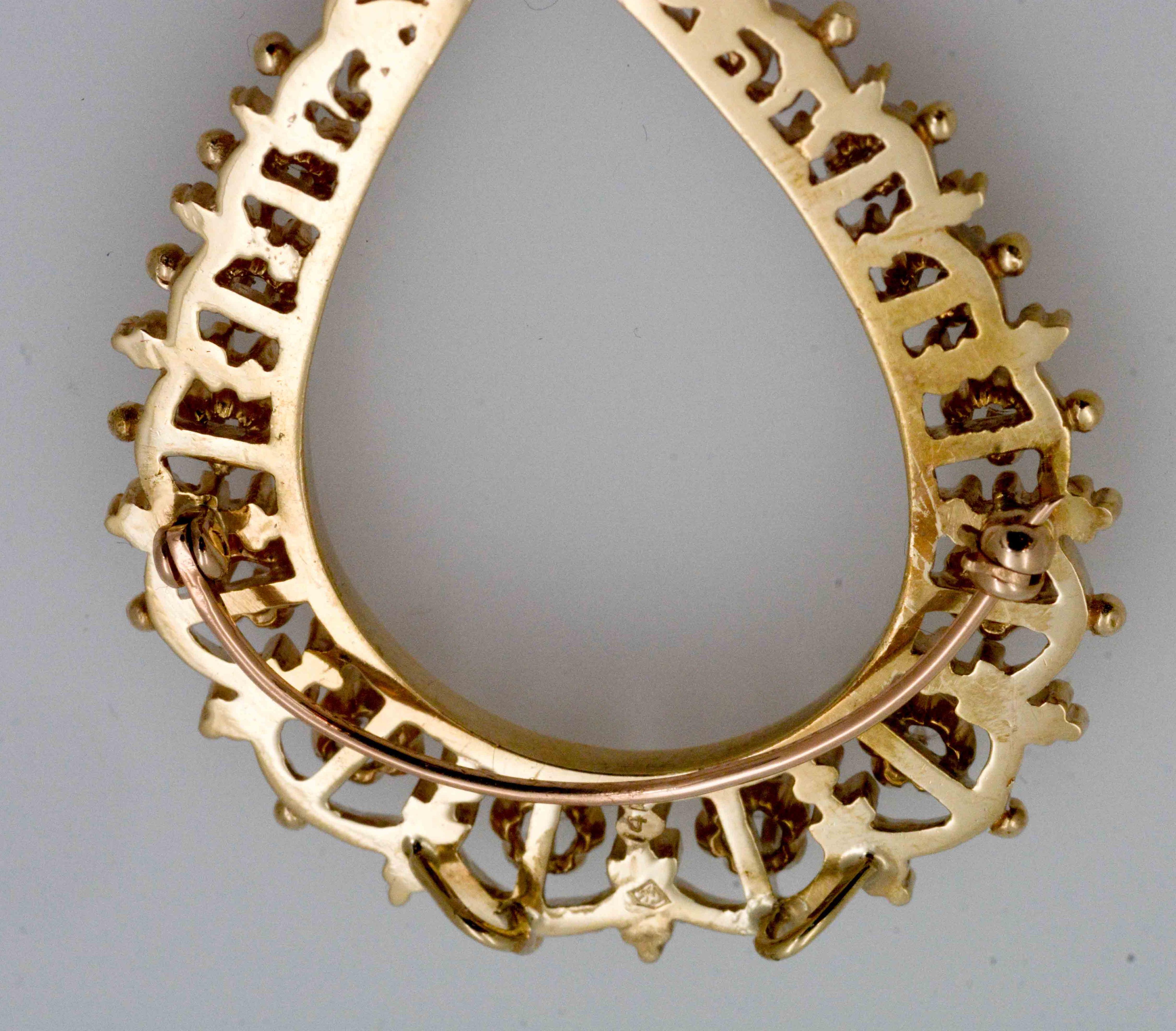 Round Cut Retro 14 Karat Gold 0.60 Carat Diamonds Horseshoe Brooch or Pendant