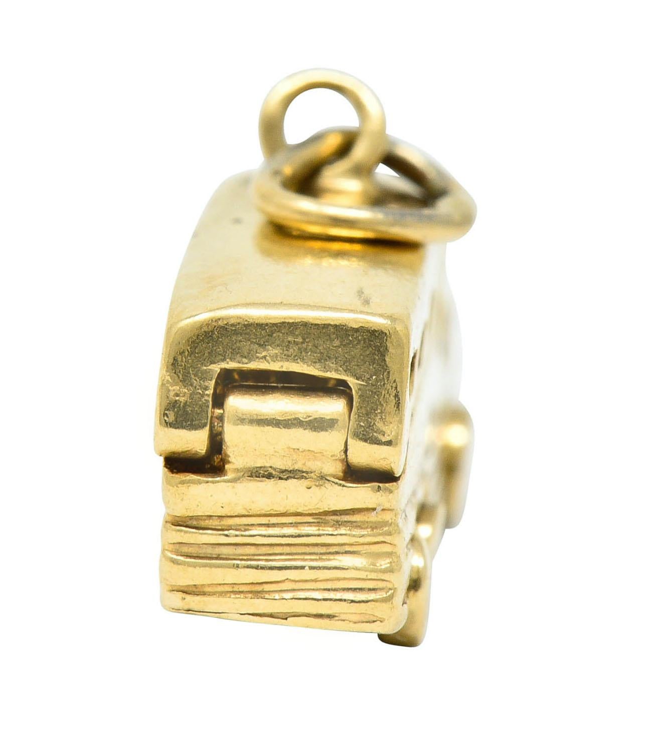 Retro 14 Karat Gold Articulated Scenicruiser Greyhound Bus Charm In Excellent Condition In Philadelphia, PA