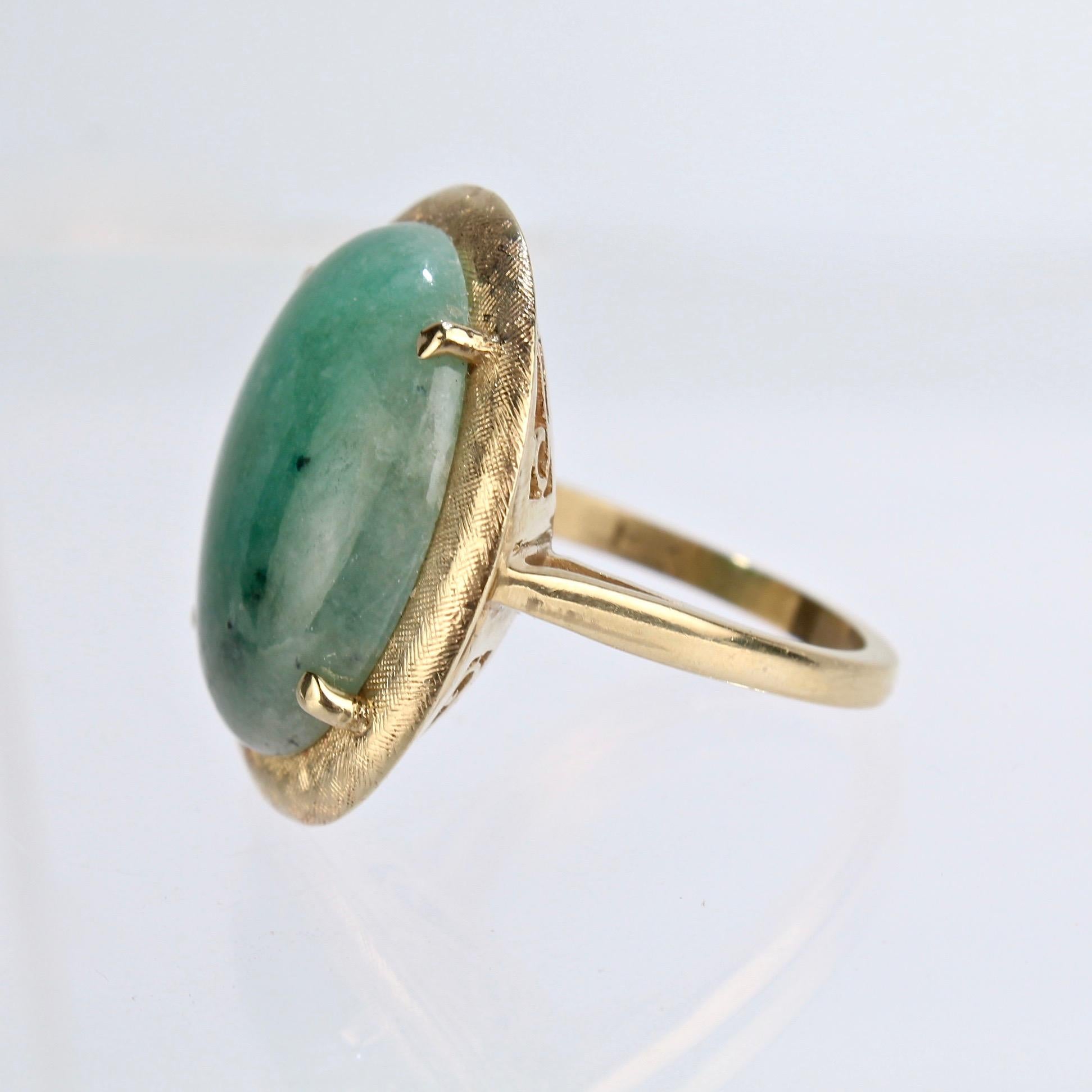 Retro 14 Karat Gold und Jade Cabochon Cocktail-Ring (Moderne) im Angebot