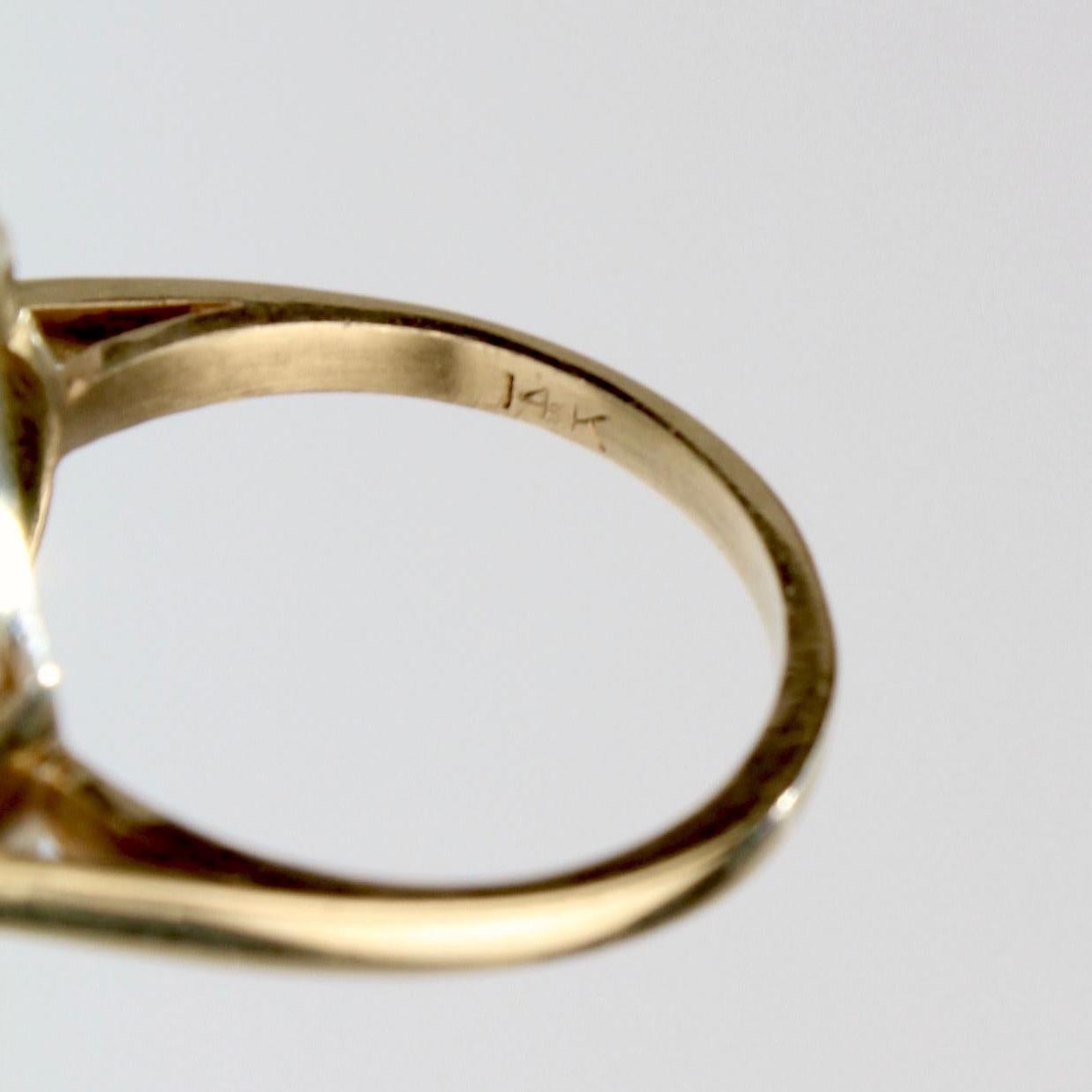 Women's Retro 14 Karat Gold and Jade Cabochon Cocktail Ring For Sale
