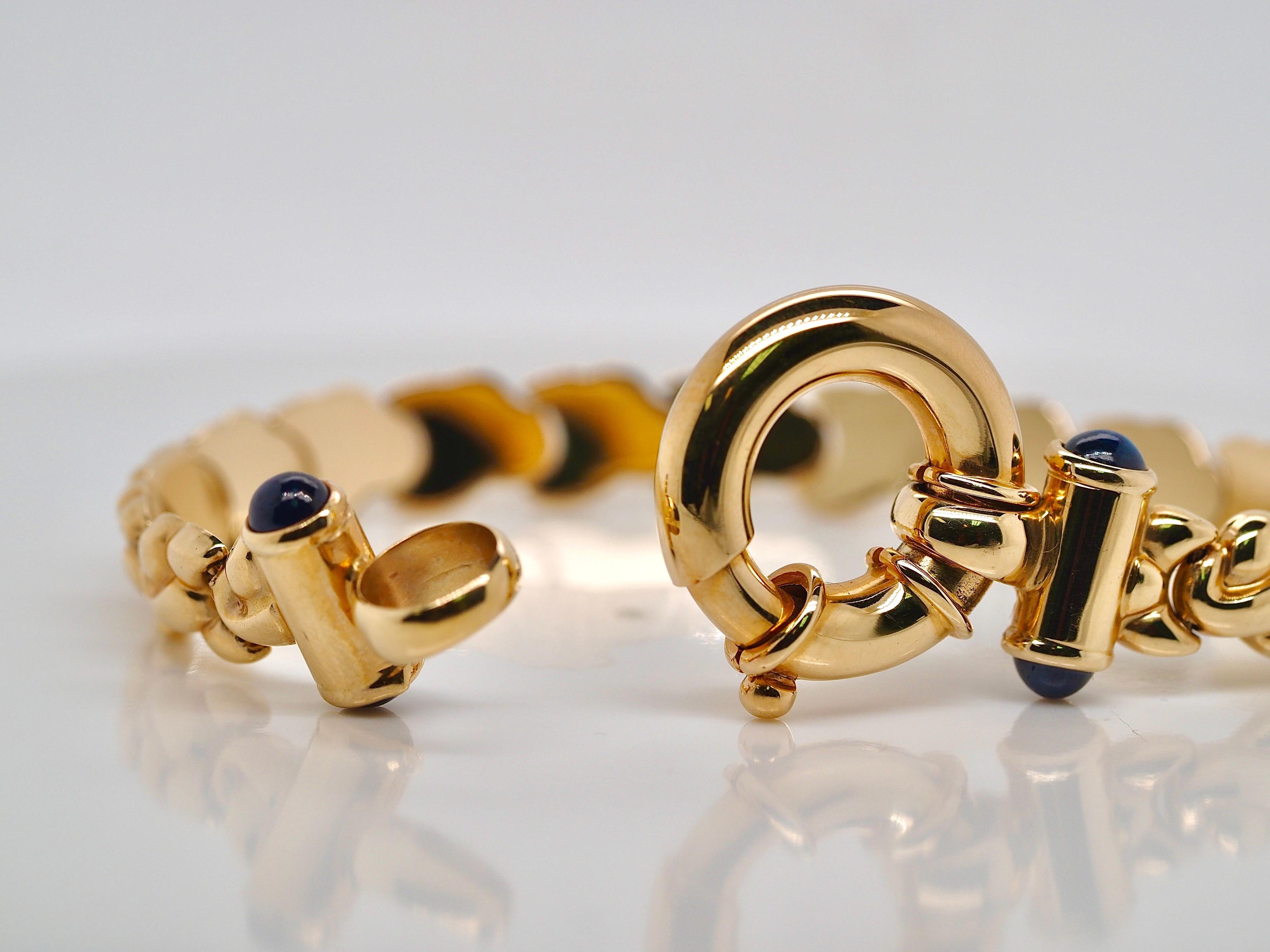 Retro 14 Karat Yellow Gold Geometric Link Sapphire Bracelet In Excellent Condition In Addison, TX