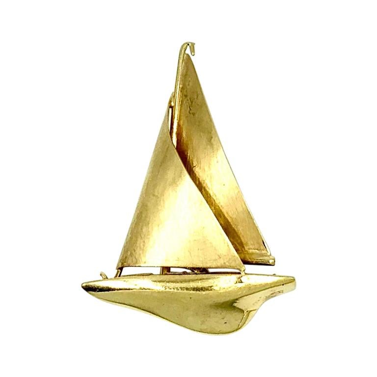 Retro 14 Karat Yellow Gold Nautical Brooch or Pendant, Yacht, Sailboat, 1940s
