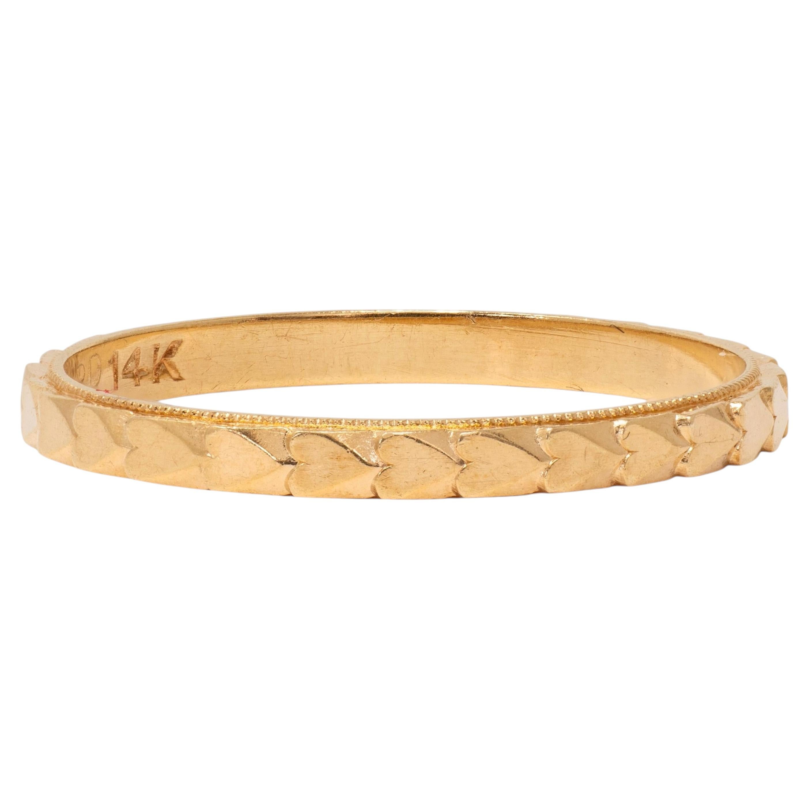 Retro 14 Karat Yellow Gold Vintage Heart Wedding Band Ring