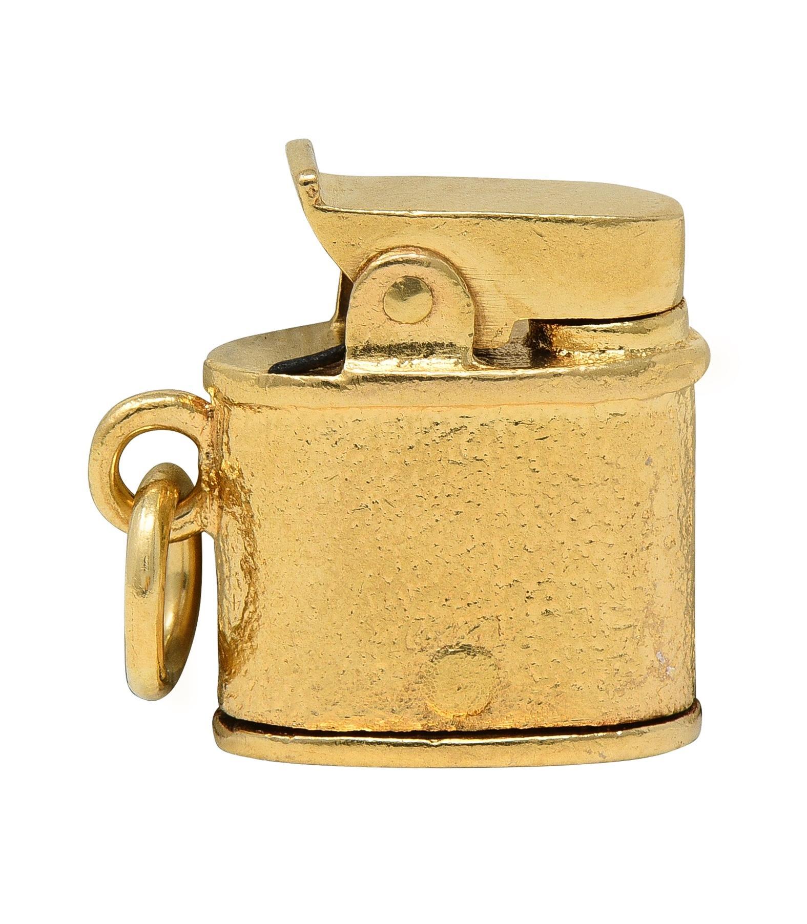 Breloque pendentif briquet vintage rétro en or jaune 14 carats Excellent état - En vente à Philadelphia, PA