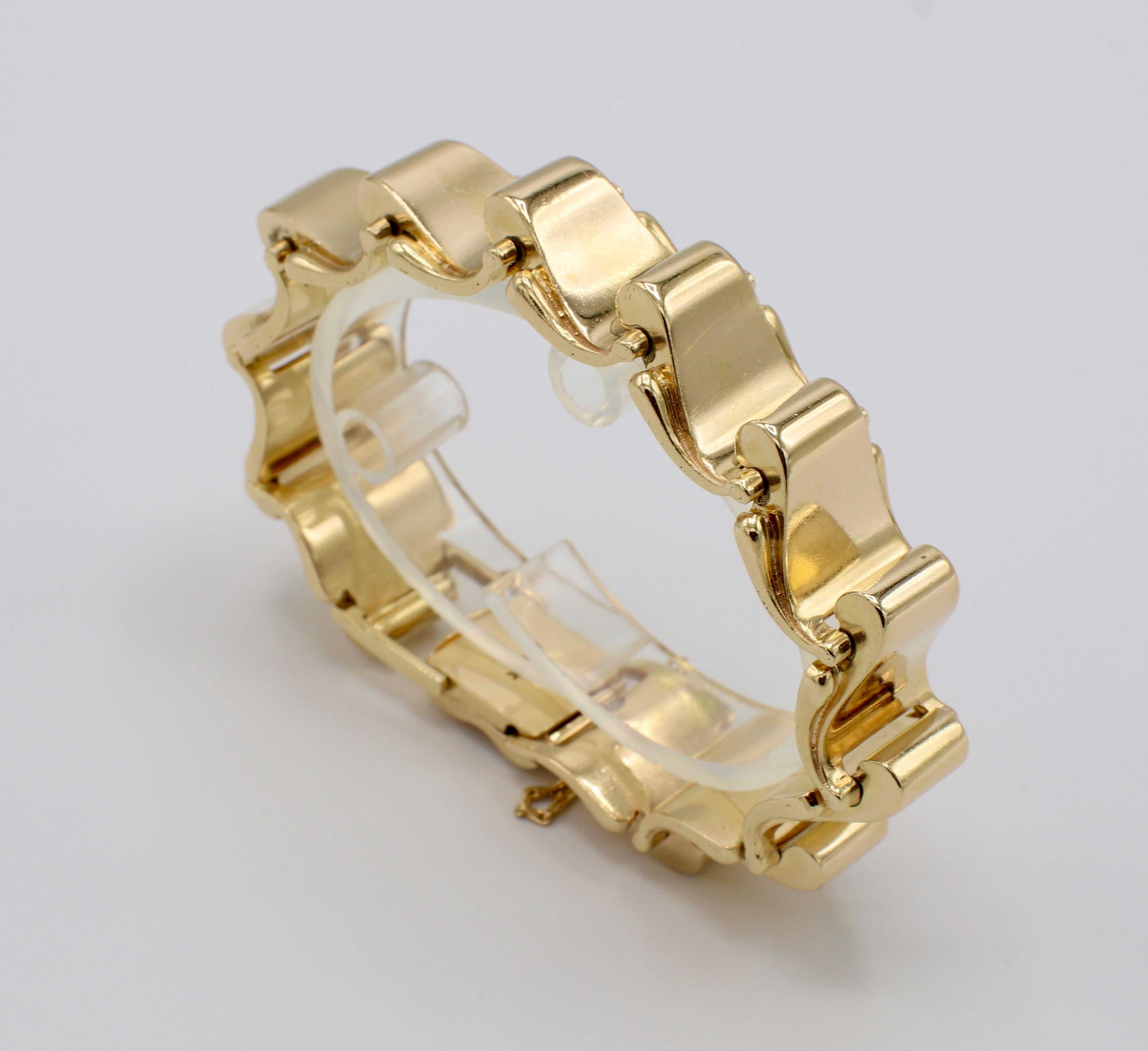 Retro 14 Karat Yellow Gold Wave Link Bracelet In Good Condition In  Baltimore, MD