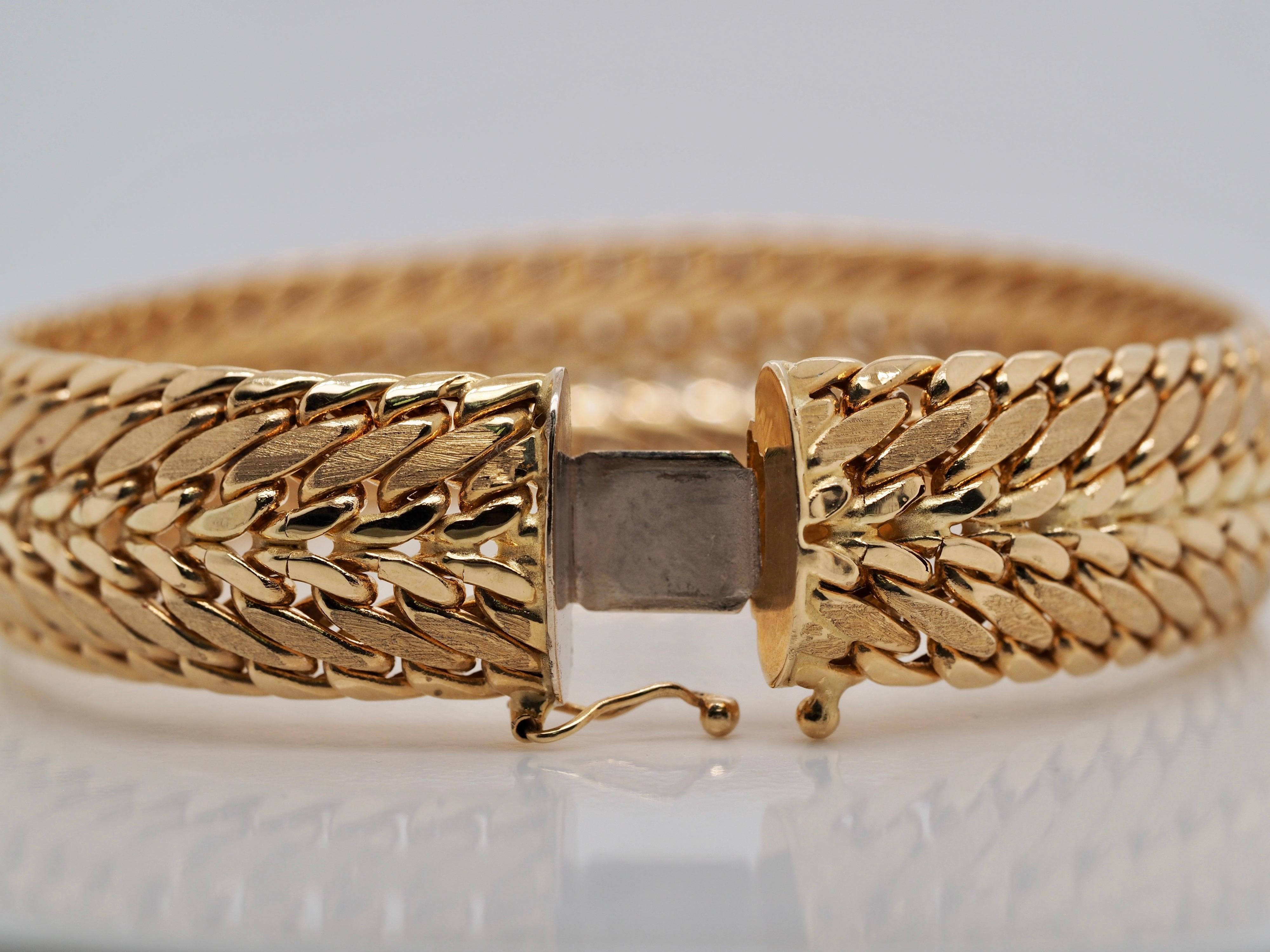 Retro 14 Karat Gelbgold Weizen- und Mesh-Armband im Zustand „Hervorragend“ in Addison, TX