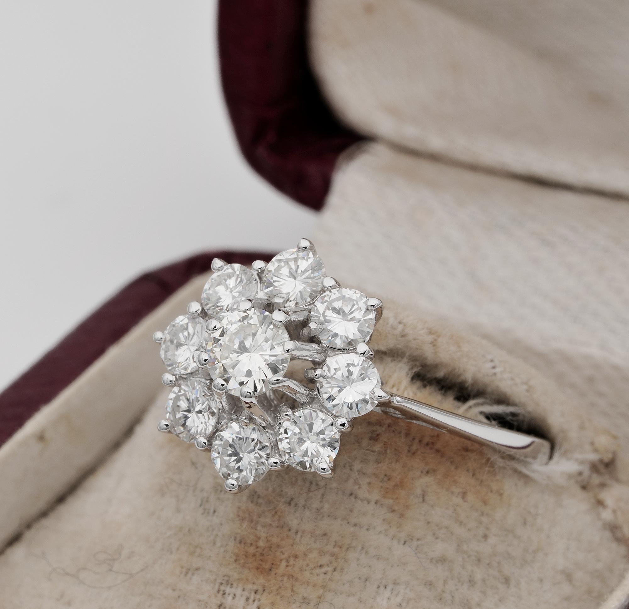 Retro 1,45 Karat G VVS Brillantschliff Diamant Gänseblümchen 18 Kt Ring im Angebot 2