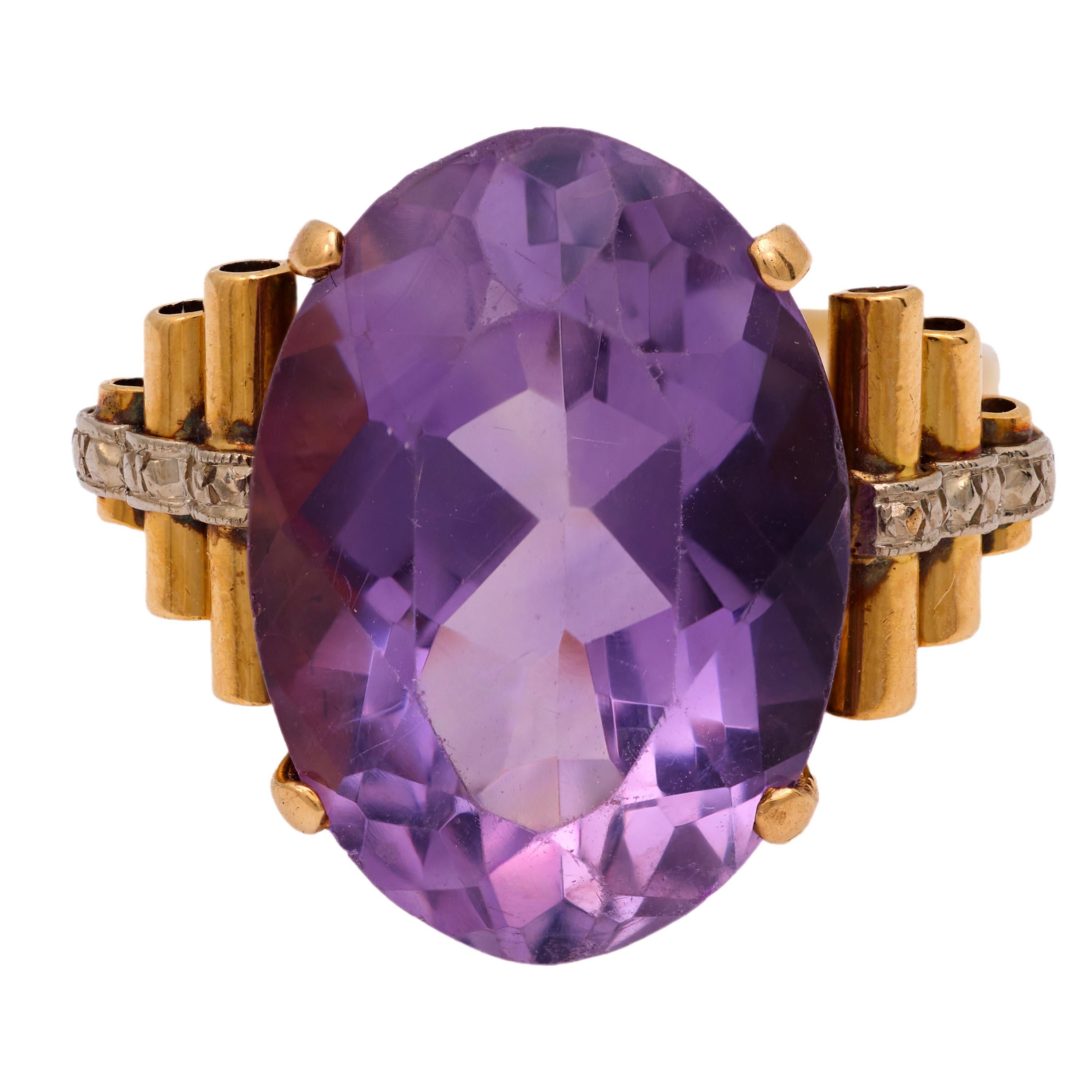 Retro 14.50 carat amethyst 18k yellow and white gold cocktail ring (Ovalschliff) im Angebot