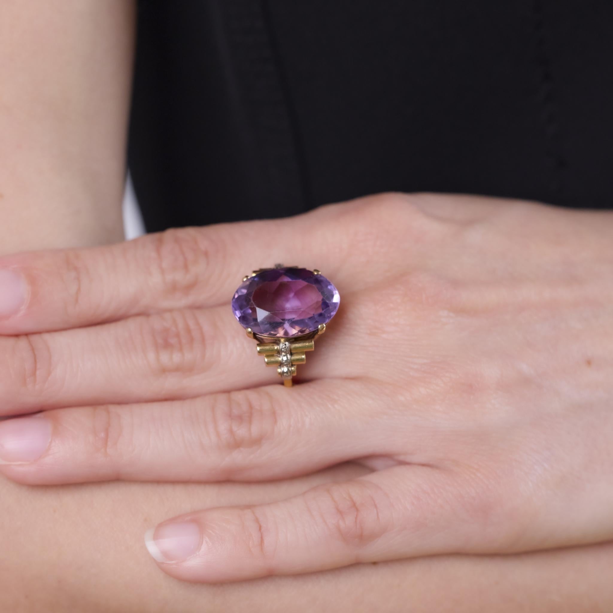 Retro 14.50 carat amethyst 18k yellow and white gold cocktail ring im Zustand „Gut“ im Angebot in Beverly Hills, CA