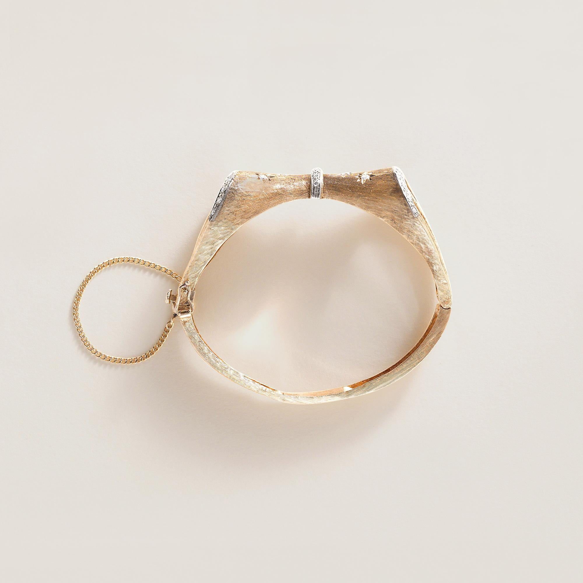 Retro 14K Brushed Gold and Diamond Stars Bow Tie Bangle Bracelet In Good Condition For Sale In Los Angeles, CA