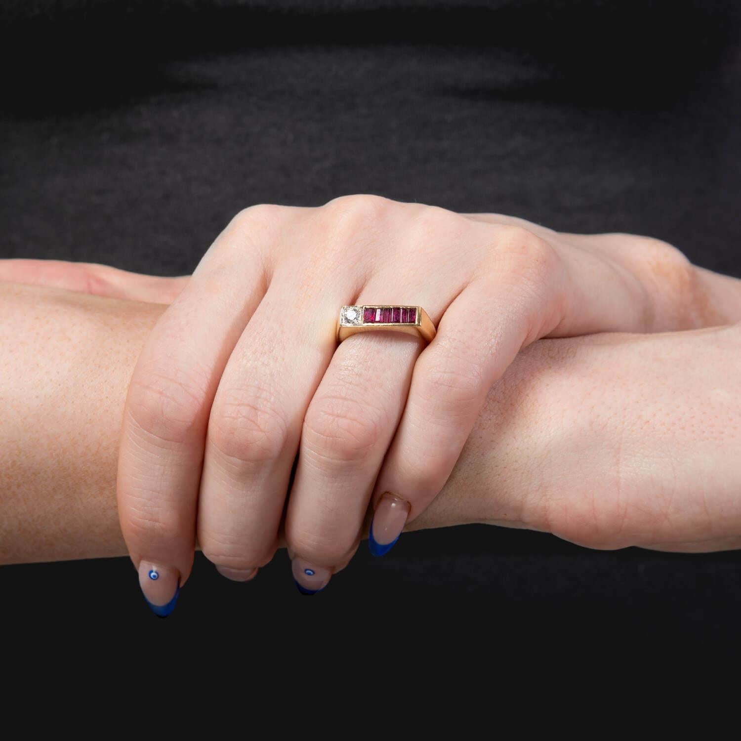 Anillo retro de 14k con diamantes y rubíes en venta 1
