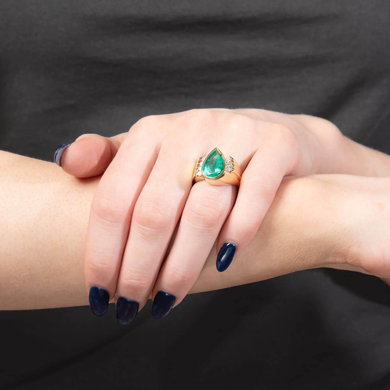 Retro 14k Smaragd- und Diamantring Damen im Angebot