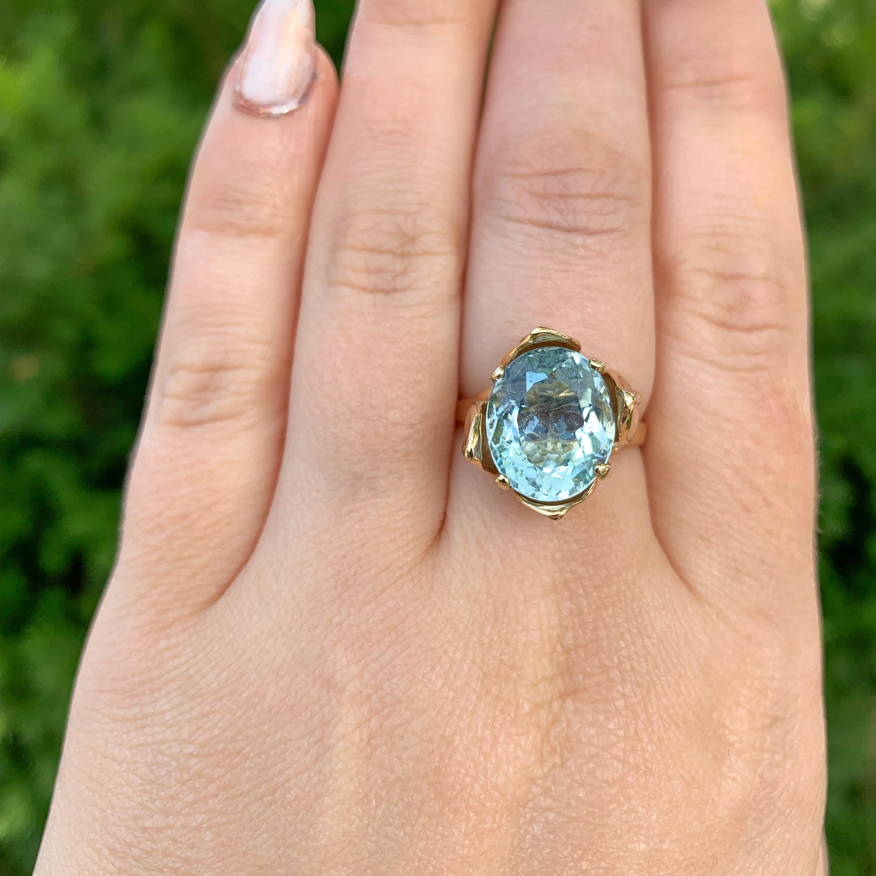 Retro 14K Gold 6,60 Karat Aquamarin-Ring mit Tulpenblättern, Retro Damen im Angebot