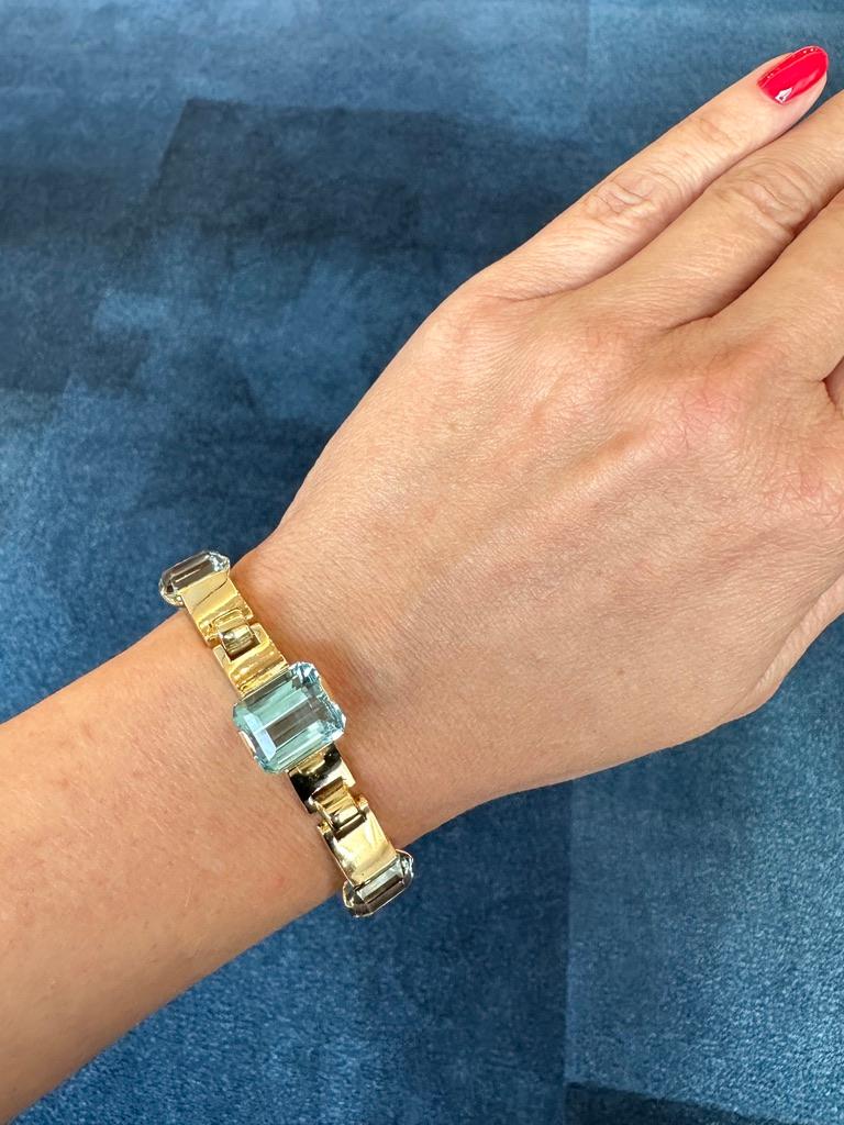 Retro 14K Gold Aquamarine Link Bracelet In Good Condition For Sale In Houston, TX